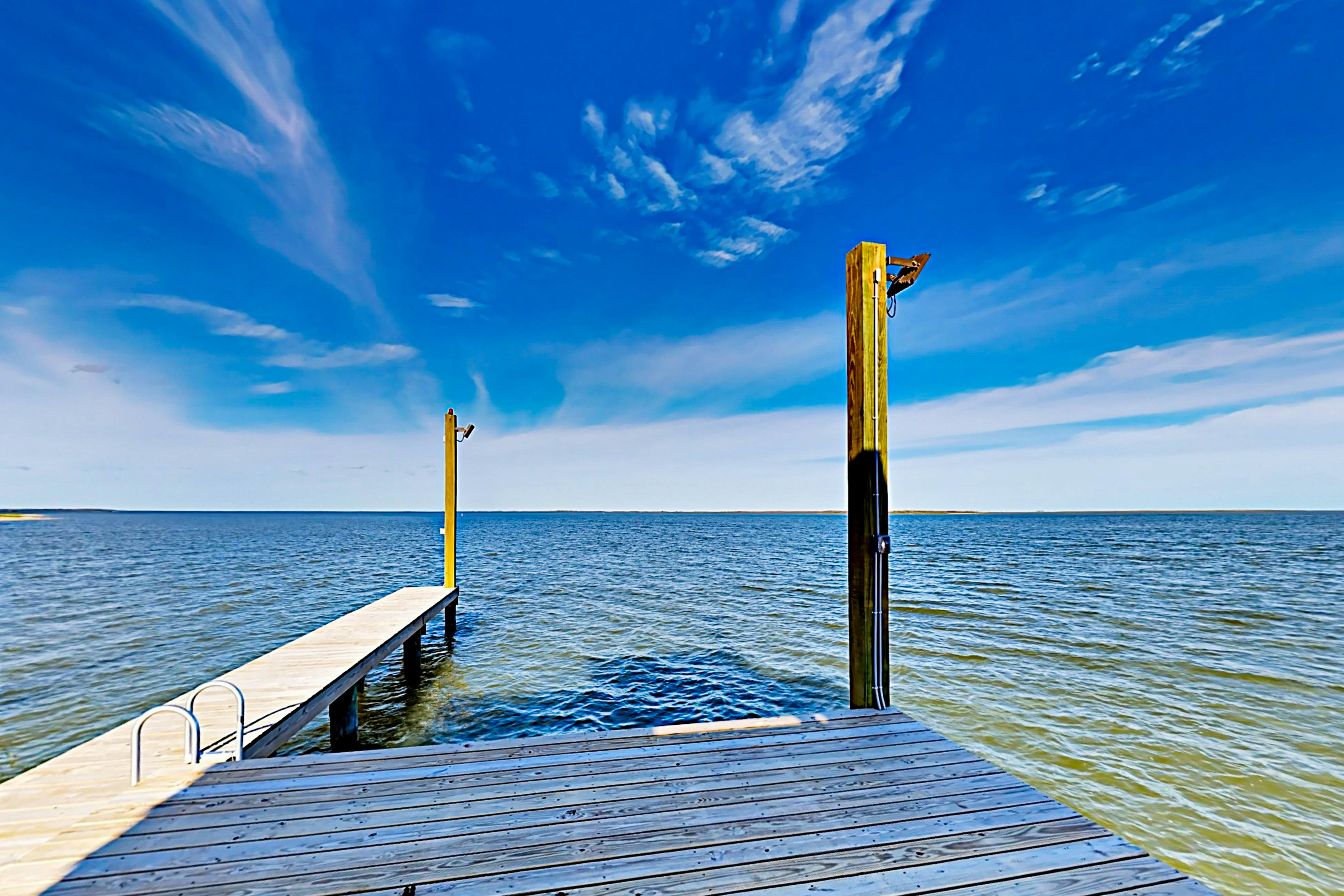 Waterfront Wonderland Explore The Enchantments Of 271 Front St - cersre5