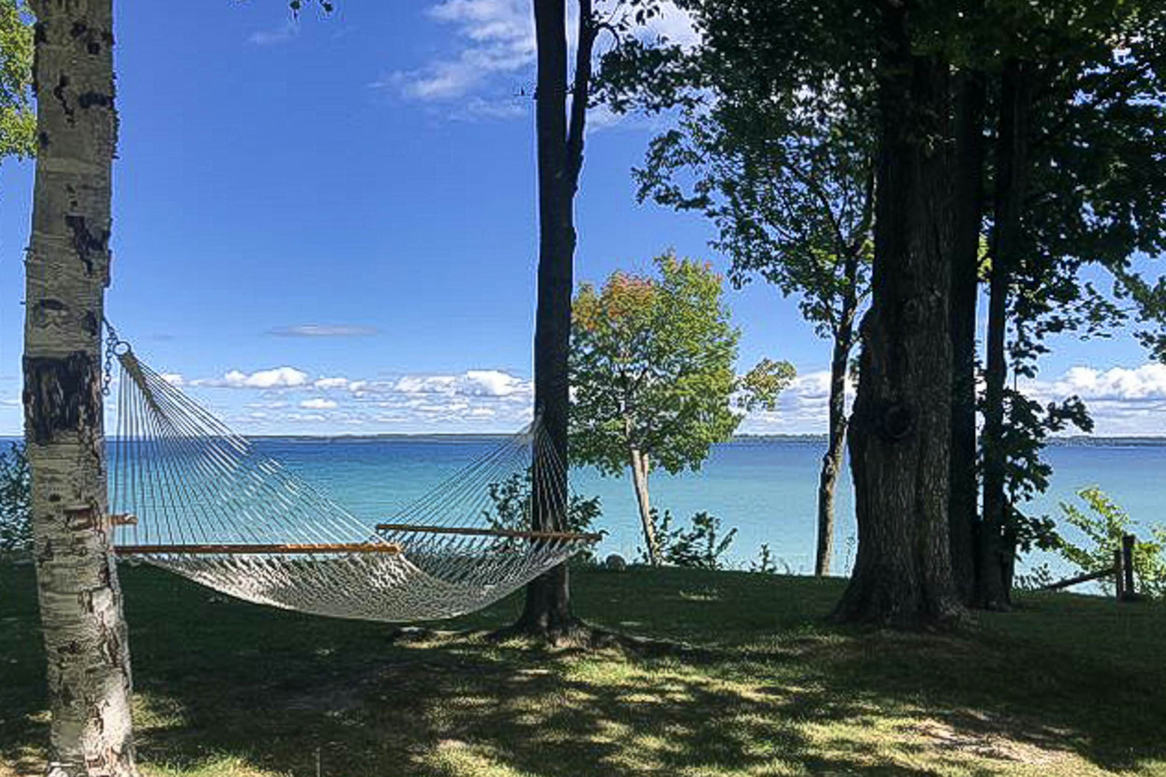 Moonridge Cottage 3 BD Suttons Bay, MI Vacation Rental Vacasa