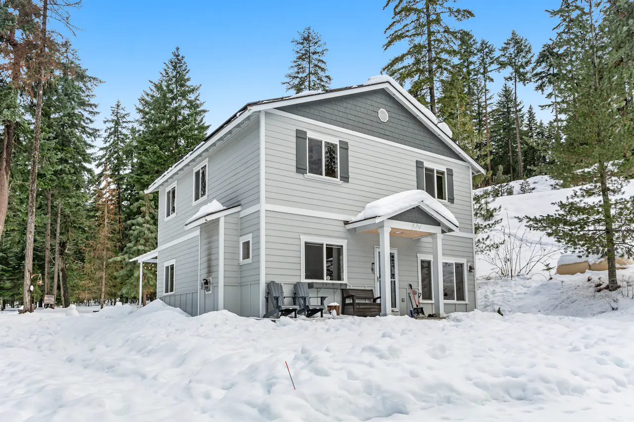 6 Acre Wilderness Retreat 3 BD Cle Elum, WA Vacation Rental Vacasa