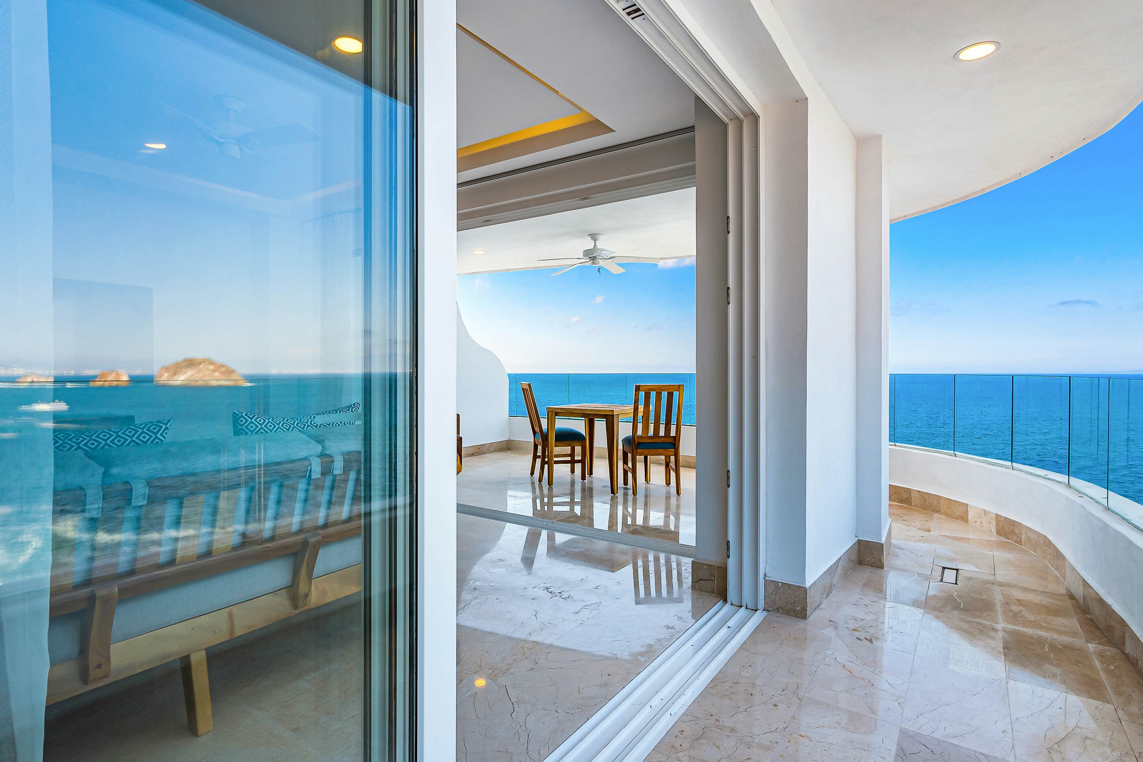 Blue Horizon 801 at Residences