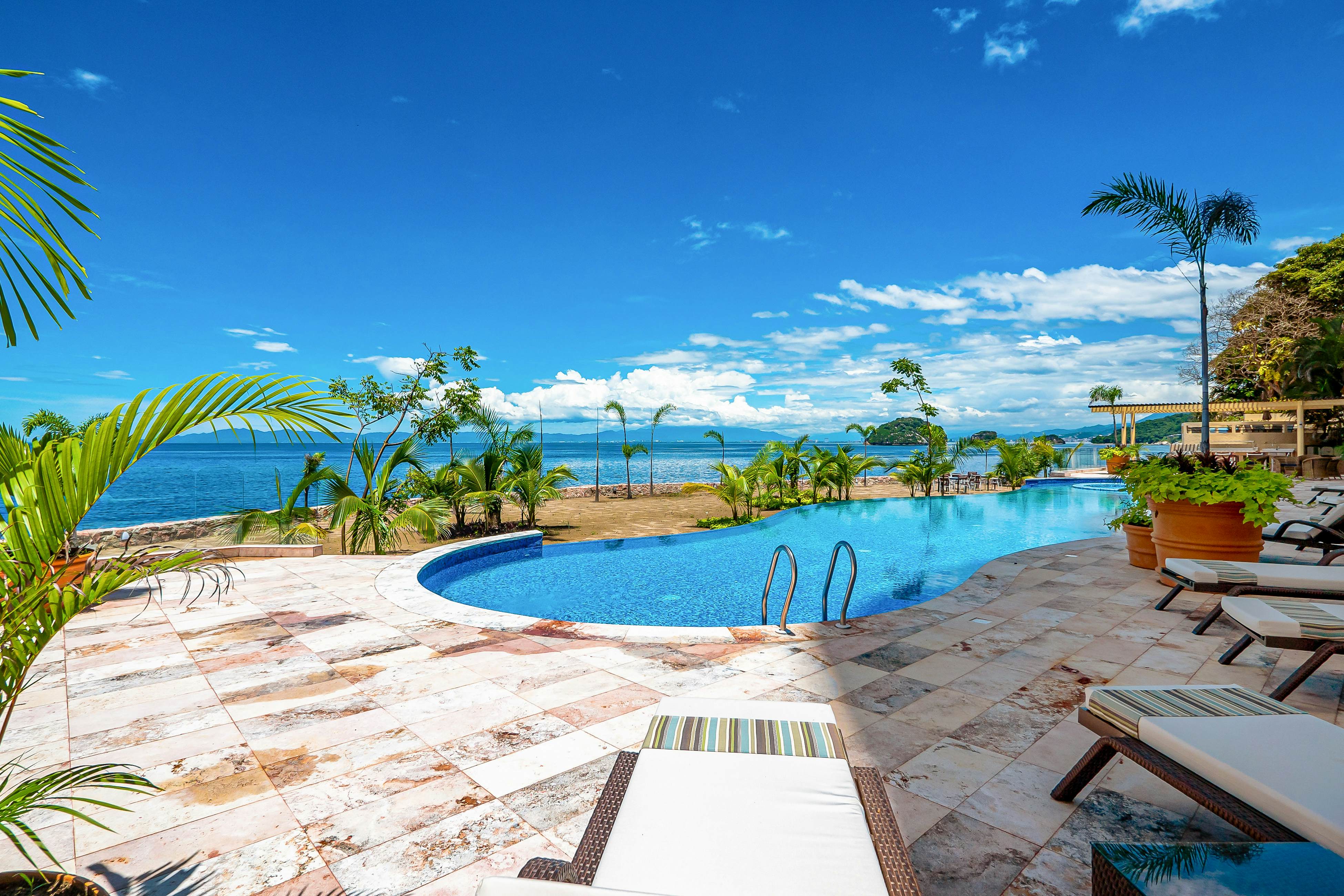 Blue Horizon 801 at Residences