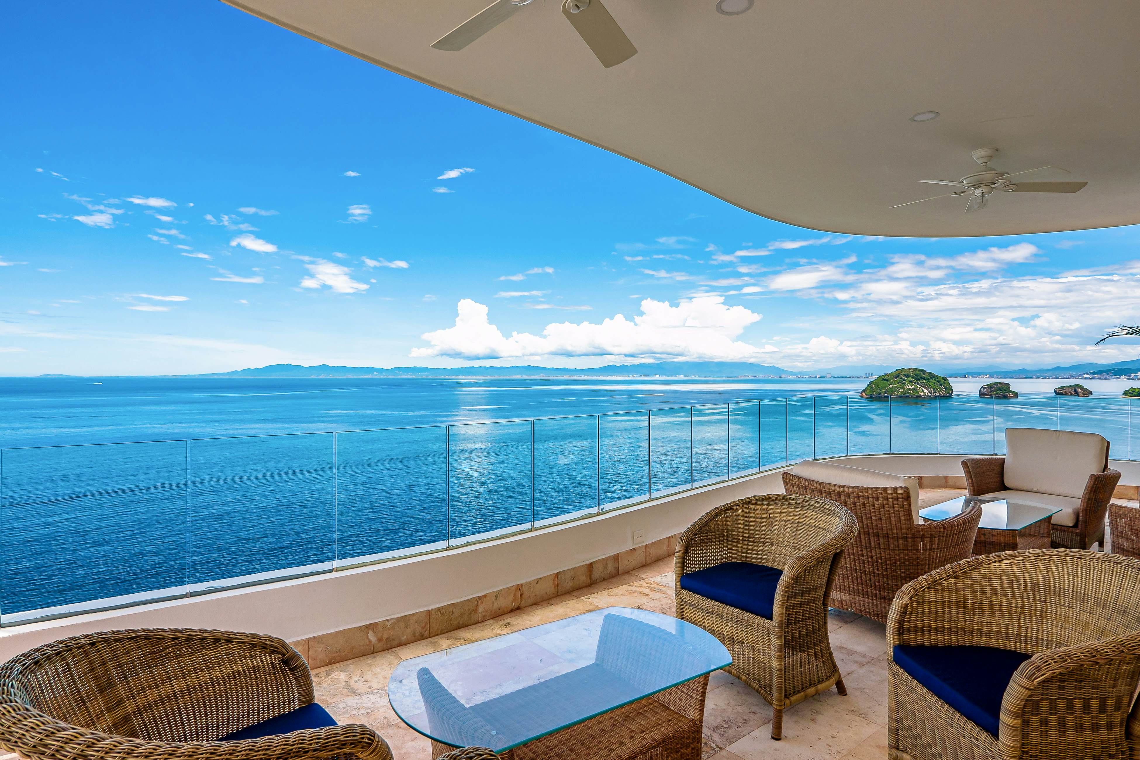 Blue Horizon 801 at Residences