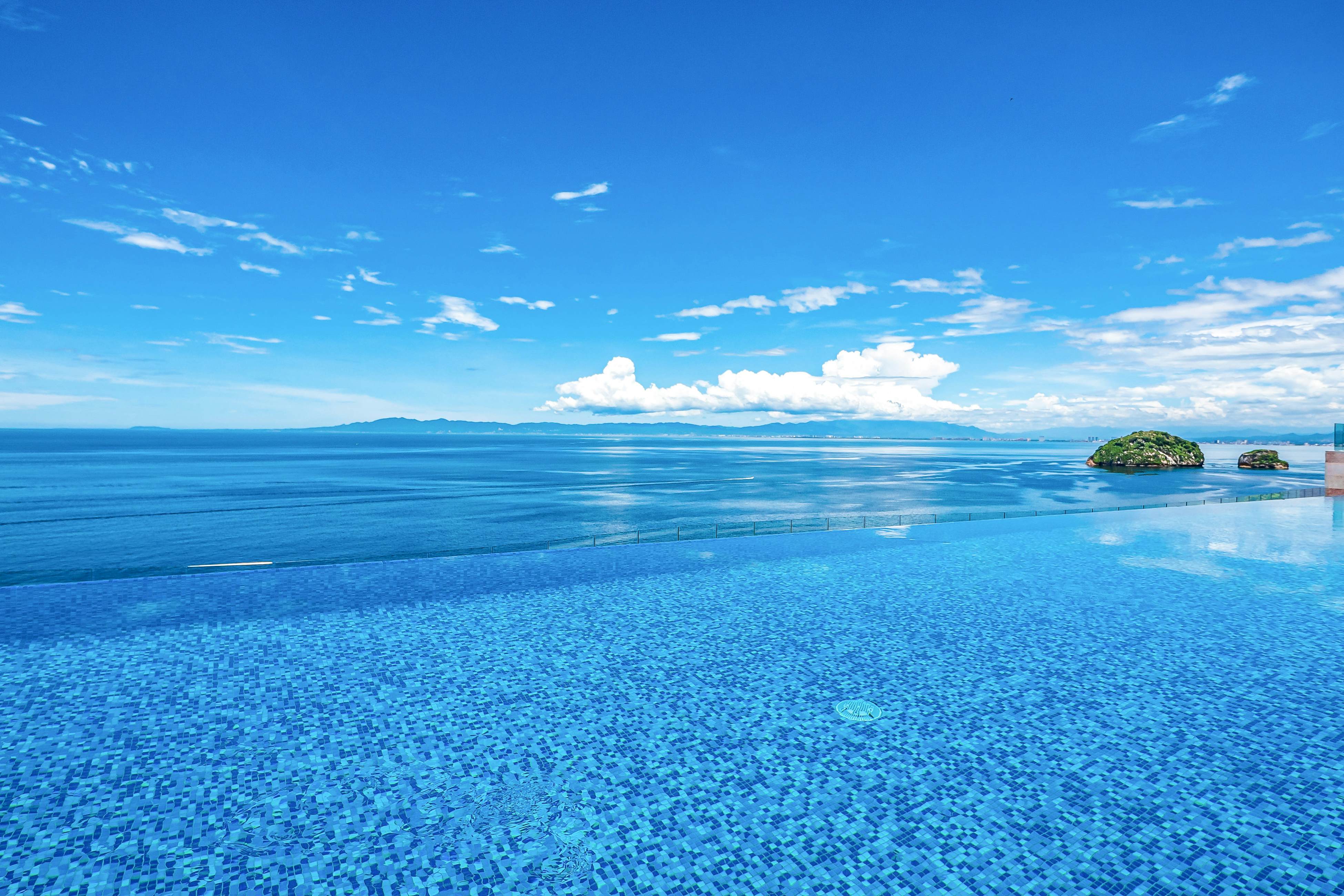 Blue Horizon 801 at Residences