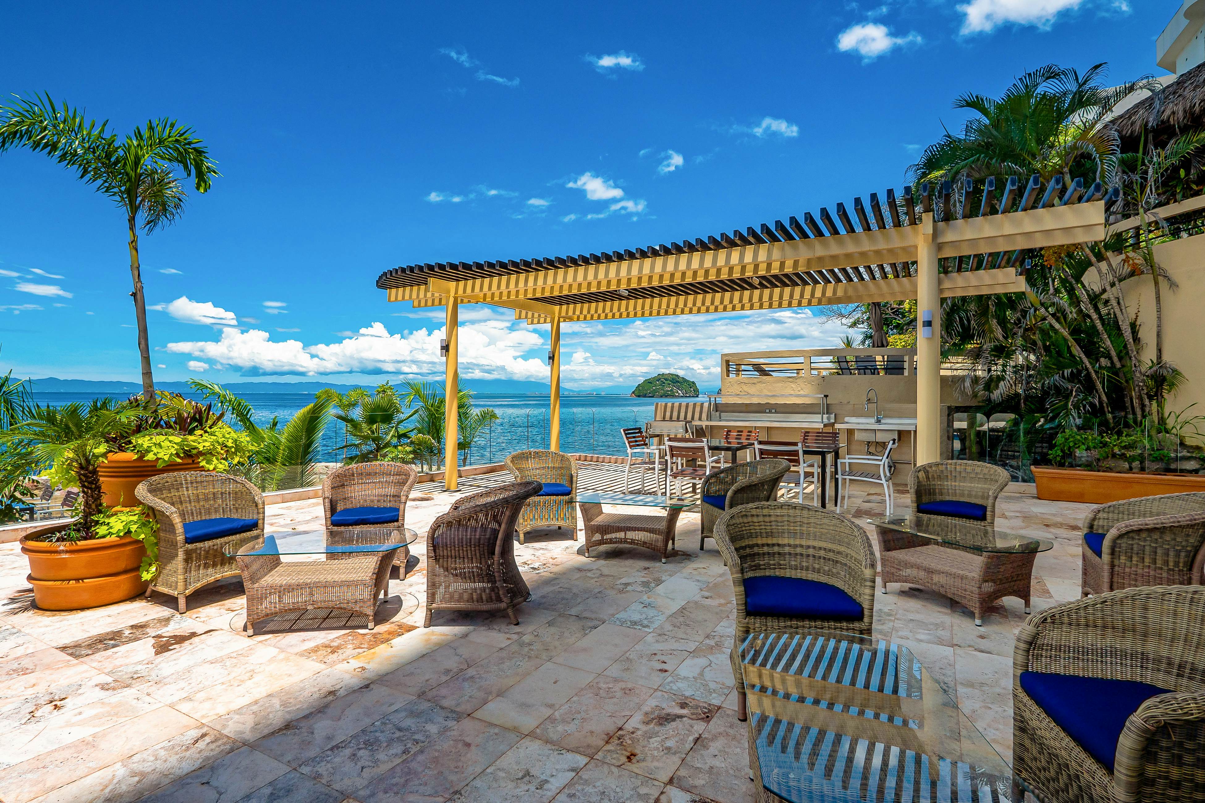 Blue Horizon 801 at Residences