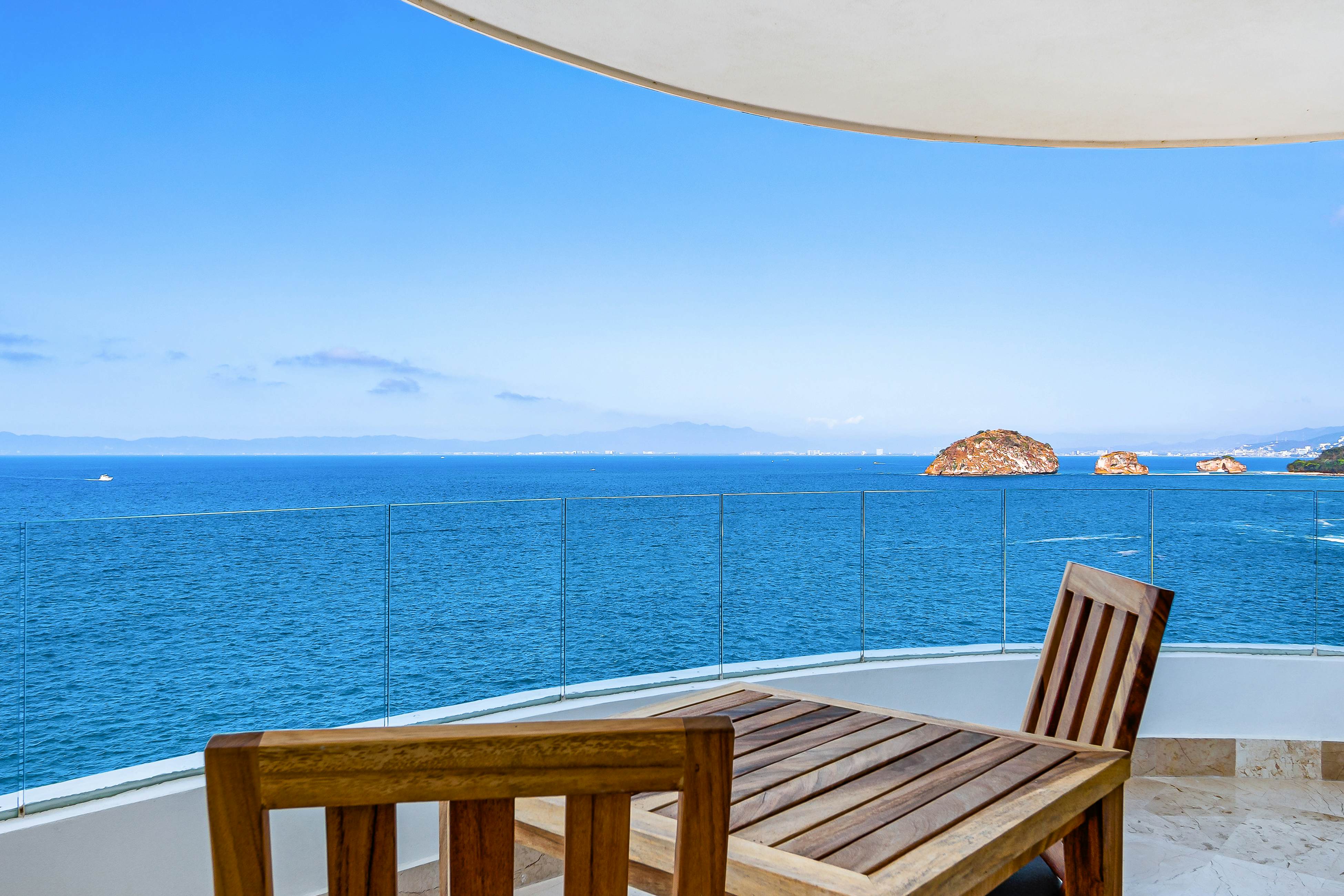 Blue Horizon 801 at Residences