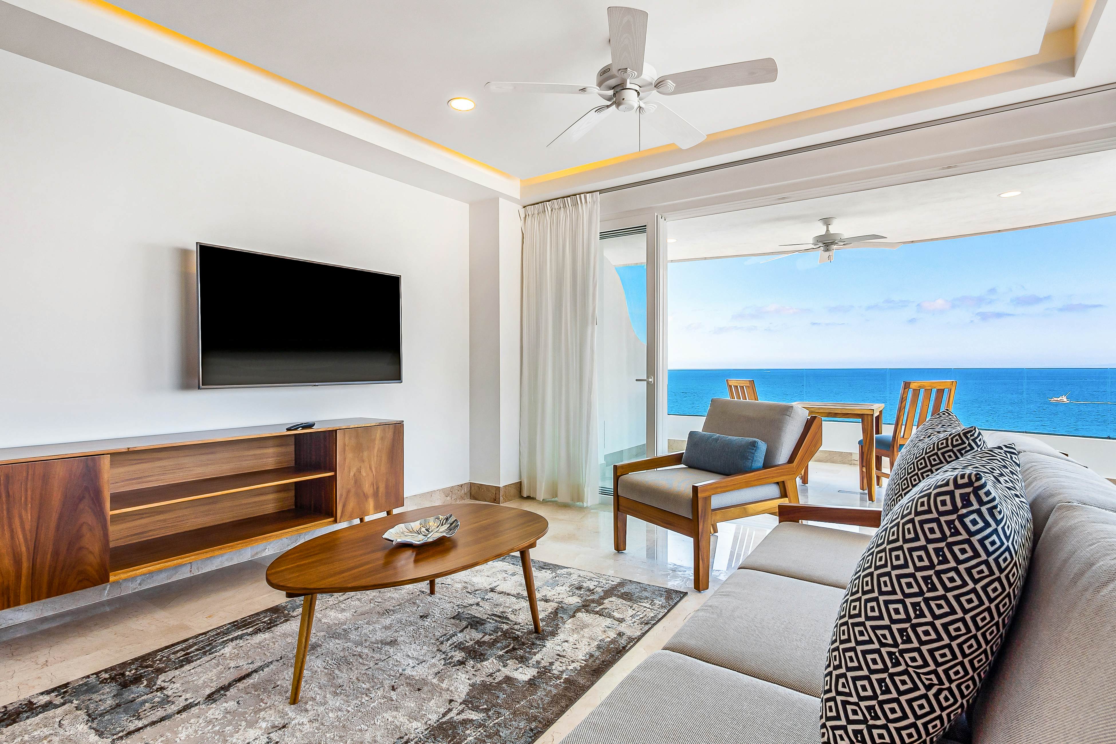 Blue Horizon 801 at Residences