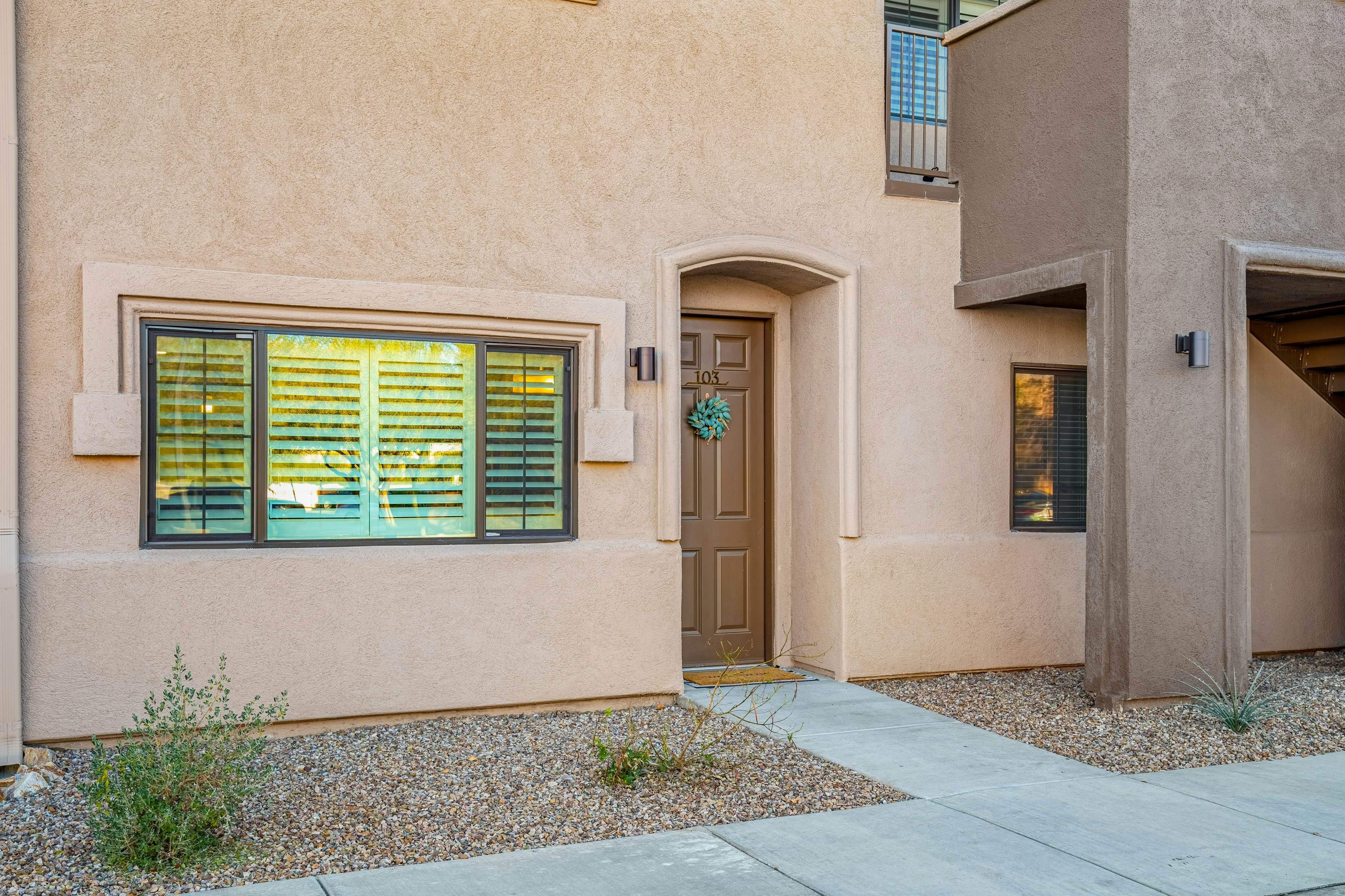 Placita Escondida 103