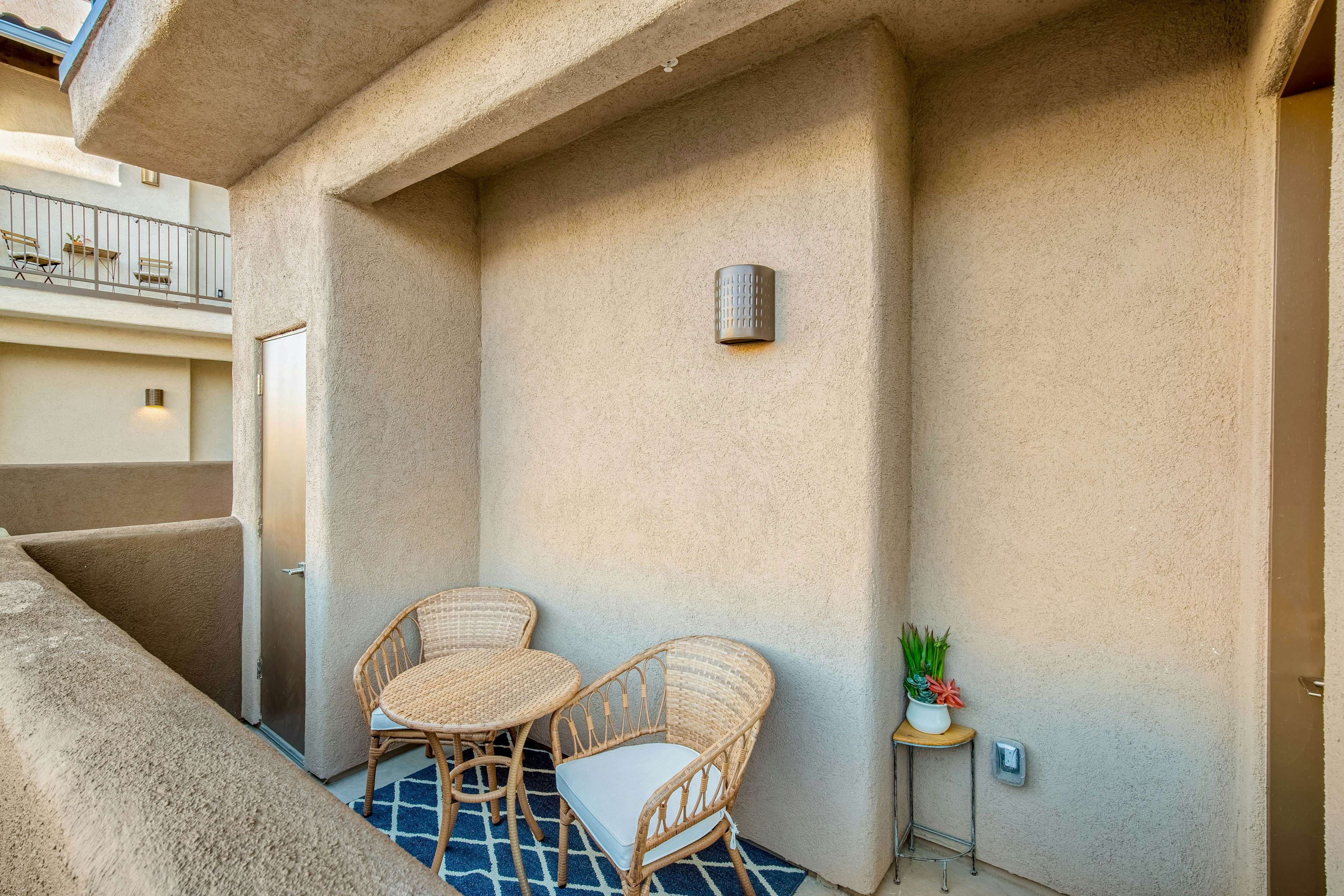 Placita Escondida 103