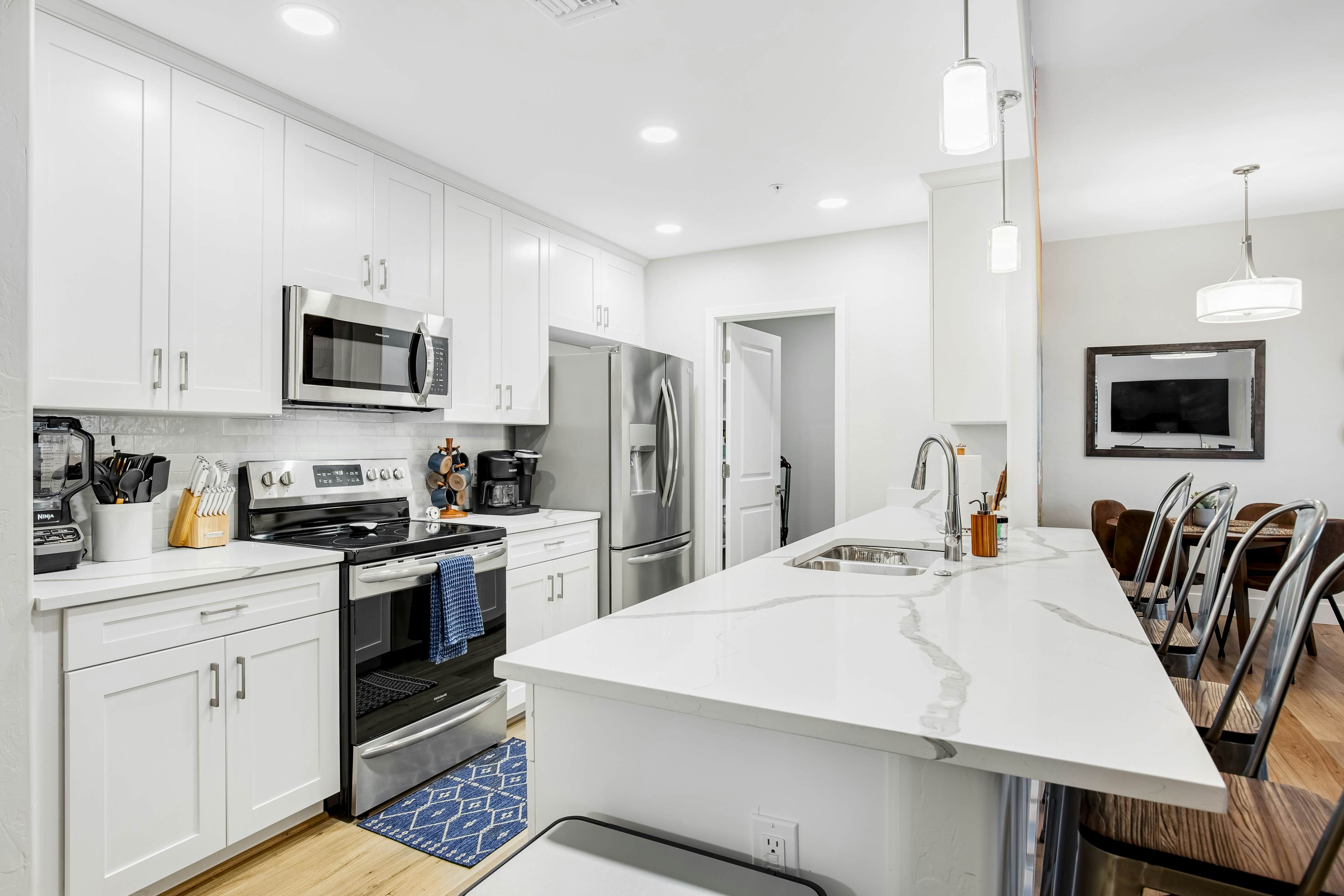 Placita Escondida 103