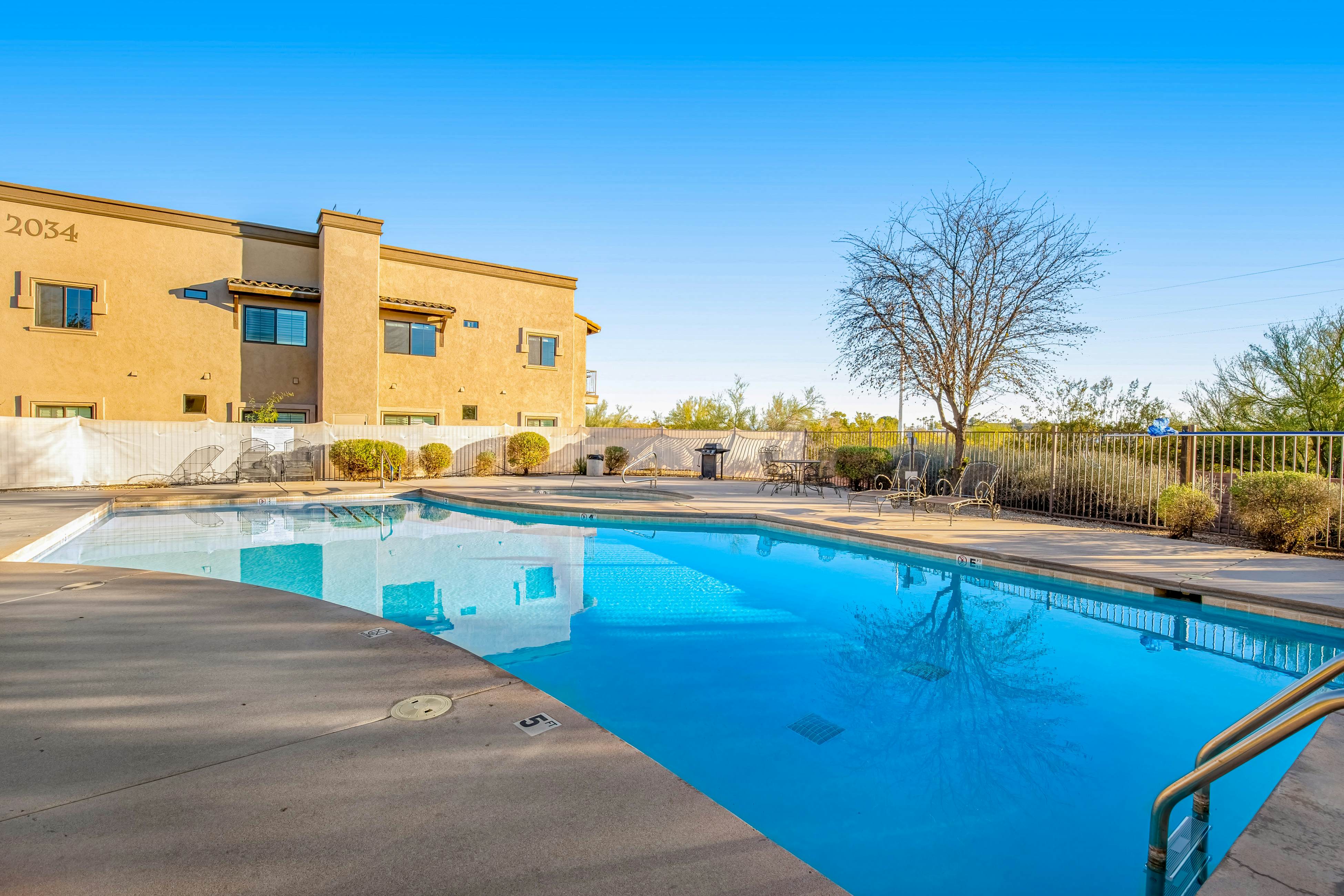 Placita Escondida 103