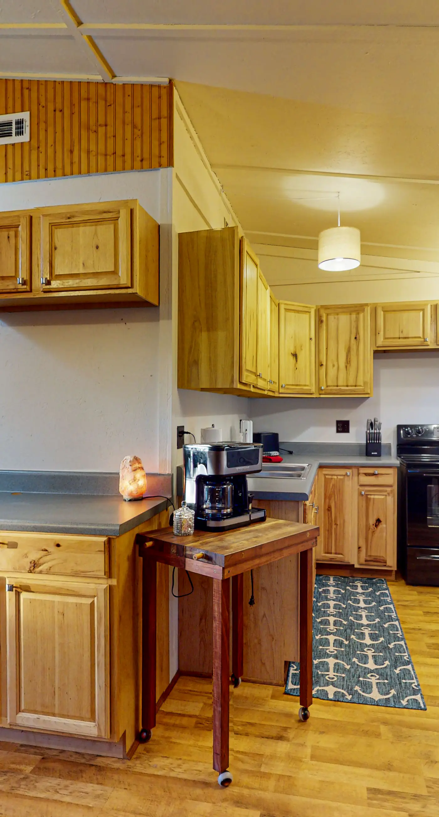 Ozark Rambler Cabin | 2 BD Eureka Springs, AR Vacation Rental | Vacasa