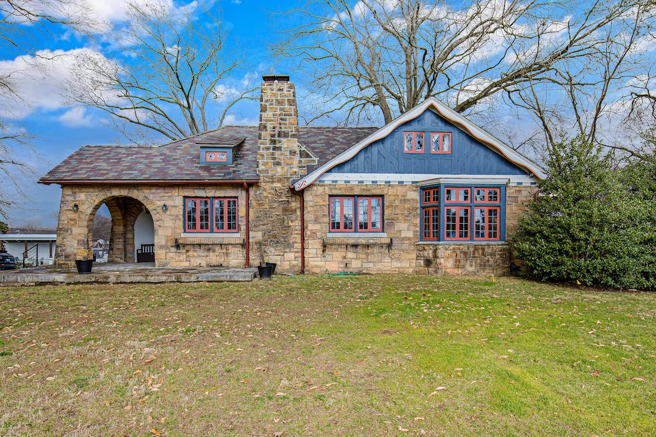 The Howe House 4 BD Nashville, TN Vacation Rental Vacasa