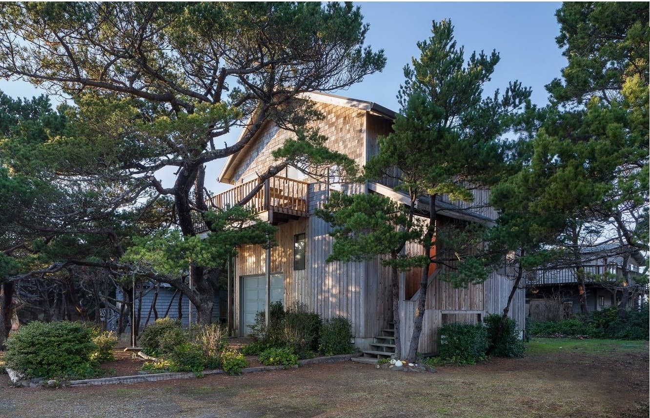 Cloverdale Vacation Rentals, Oregon Coast House Rentals Vacasa