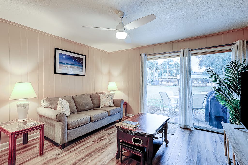 2-story condo with pool, private patio, & grill - walk to beach - near Coligny — Hilton Head, SC — vacation rental