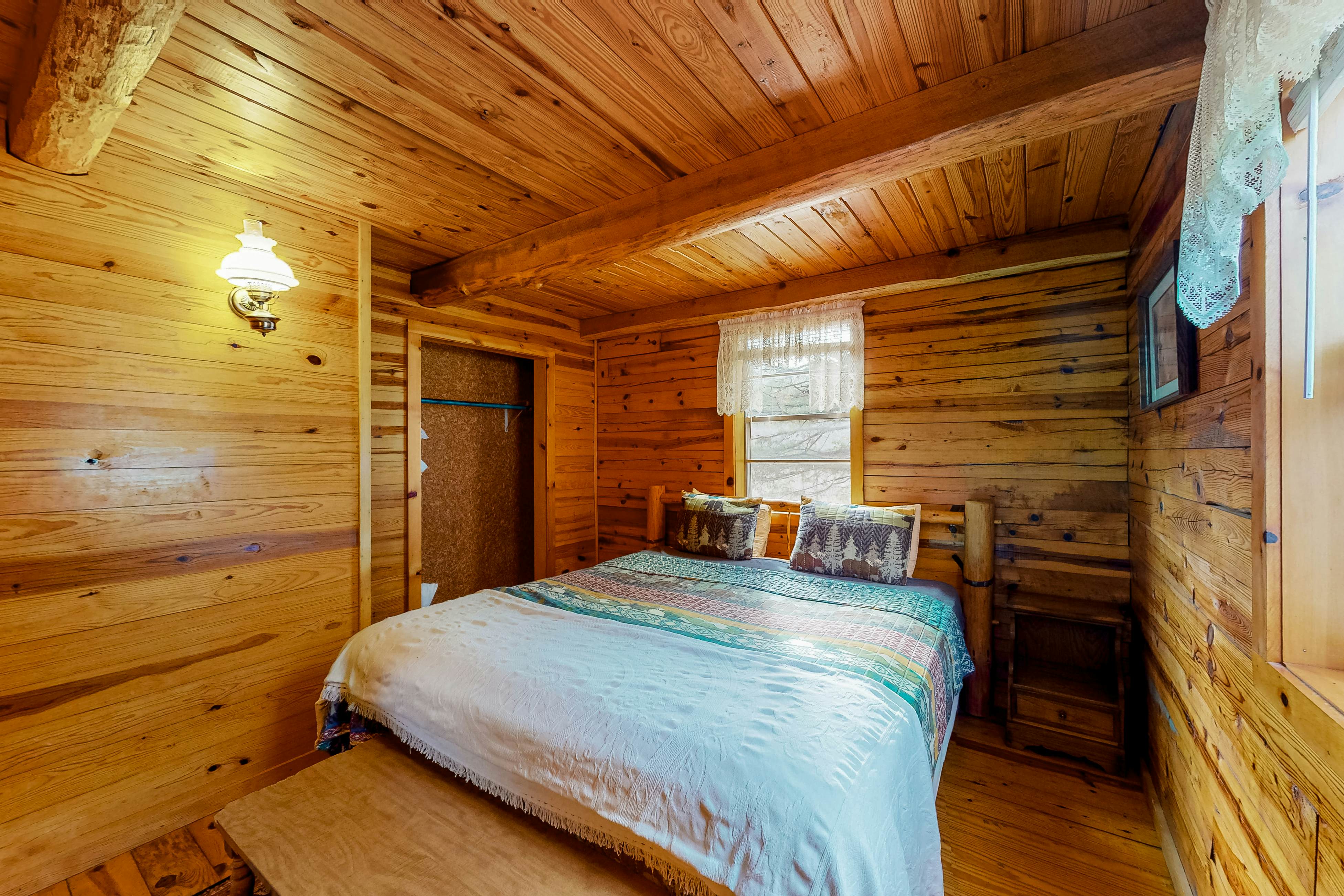 Charlie's Ol' Fishing Cabin