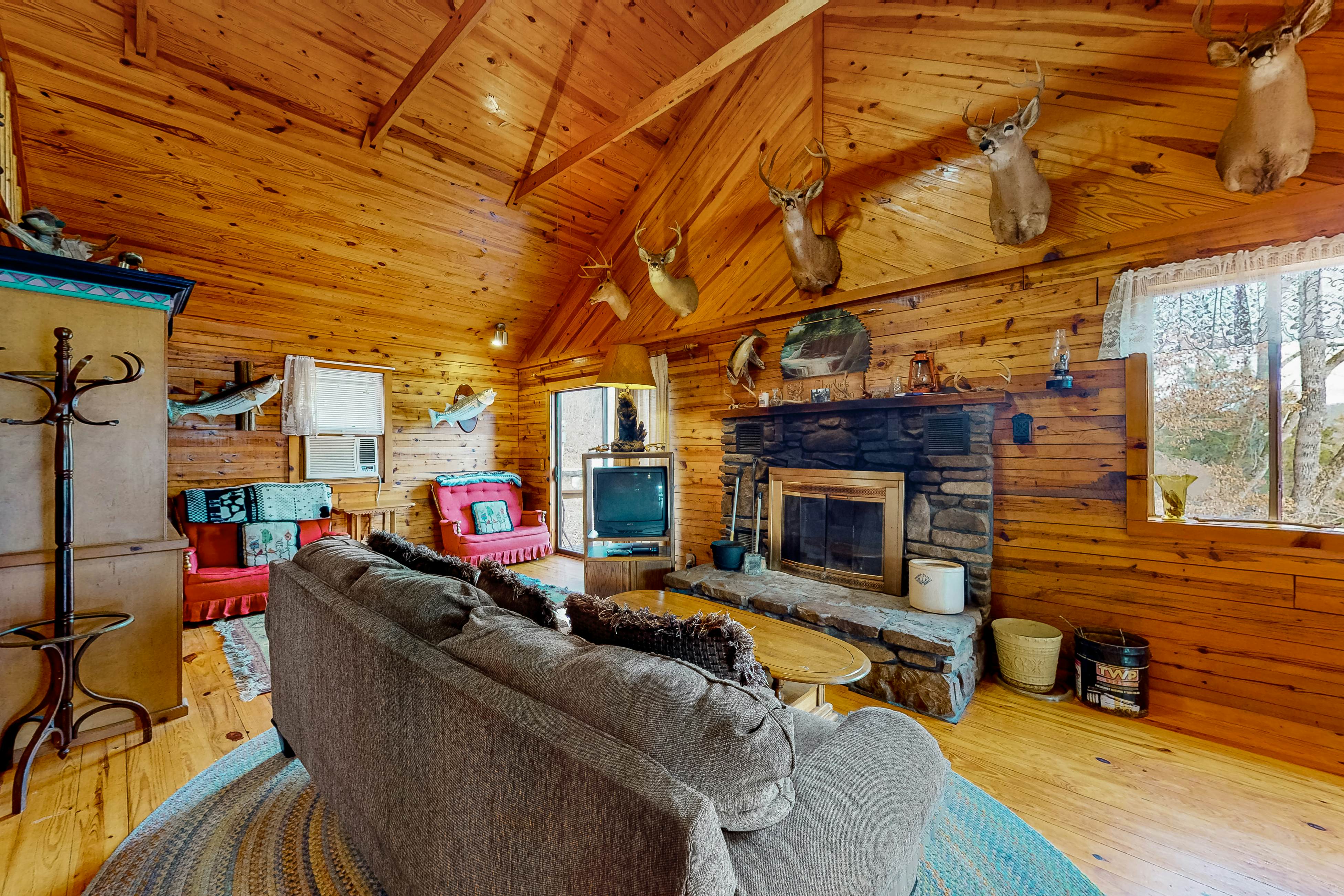 Charlie's Ol' Fishing Cabin