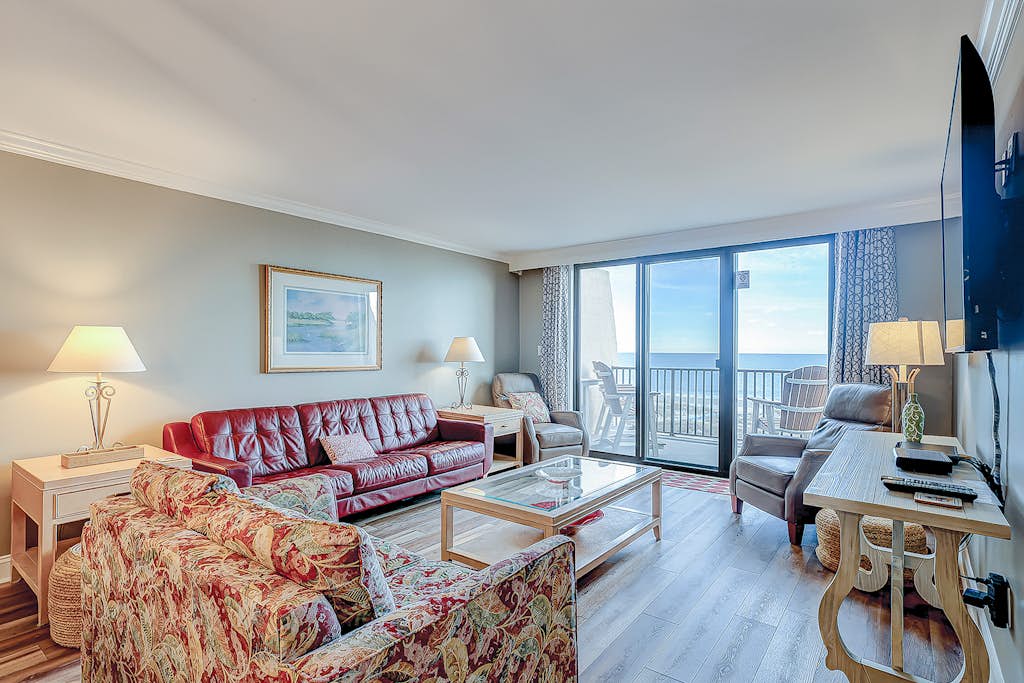 Charming Waterfront Getaway with Seasonal Pool & Hot Tub, Tennis, Beach Access — Hilton Head, SC — vacation rental
