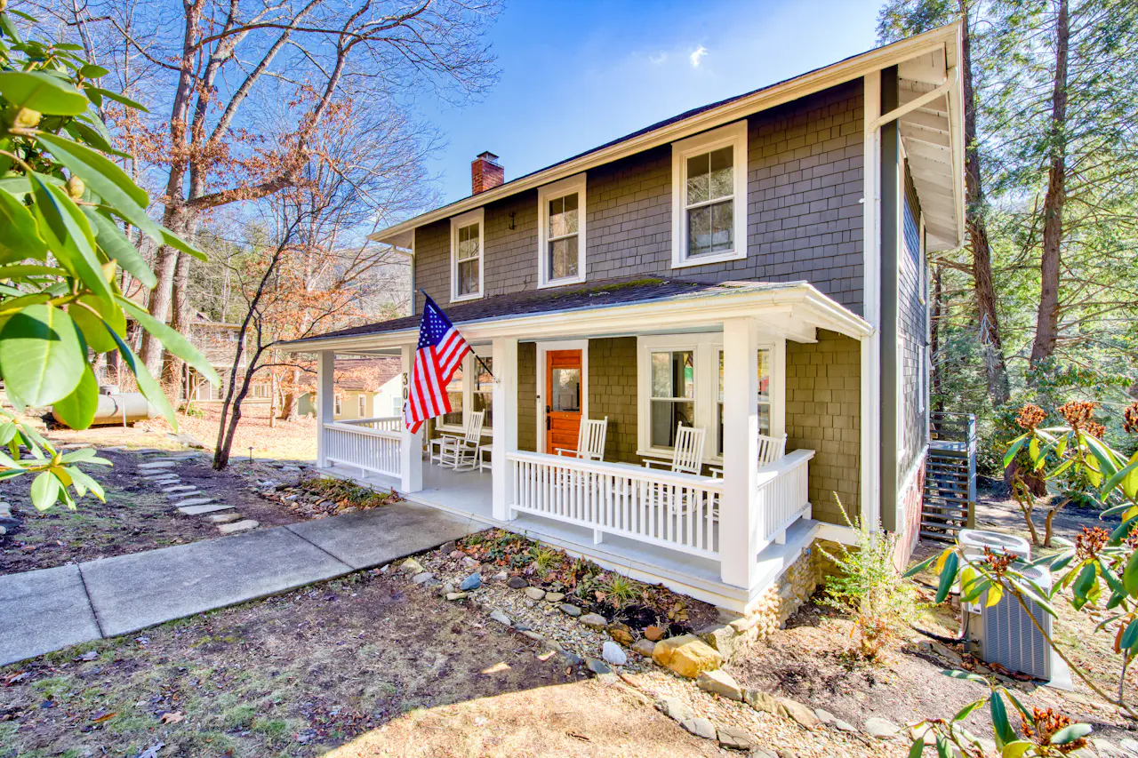 Cannon Cottage 6 BD Montreat, NC Vacation Rental Vacasa