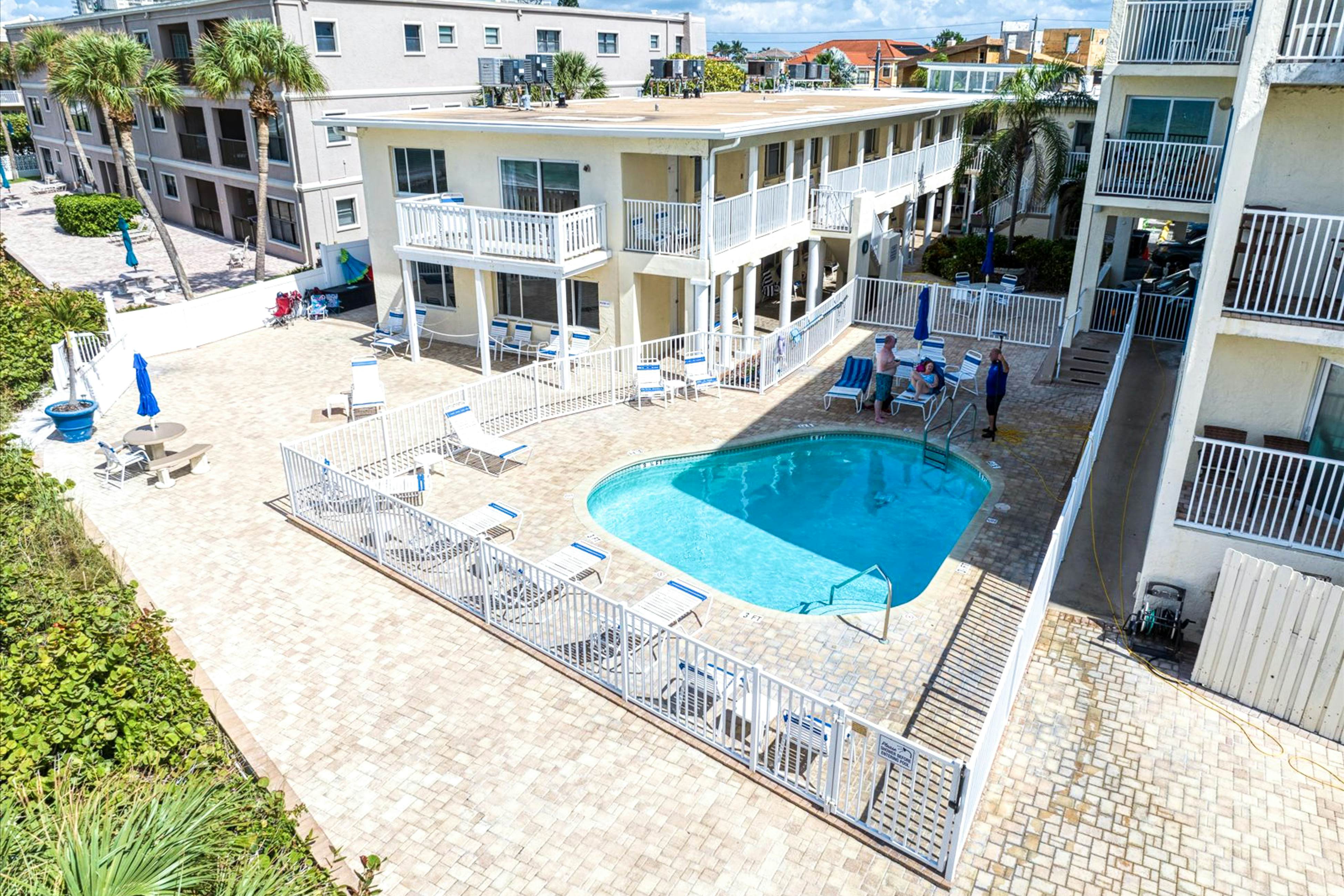 Belleair Beach Club 214 1 BD Belleair Beach, FL Vacation Rental Vacasa