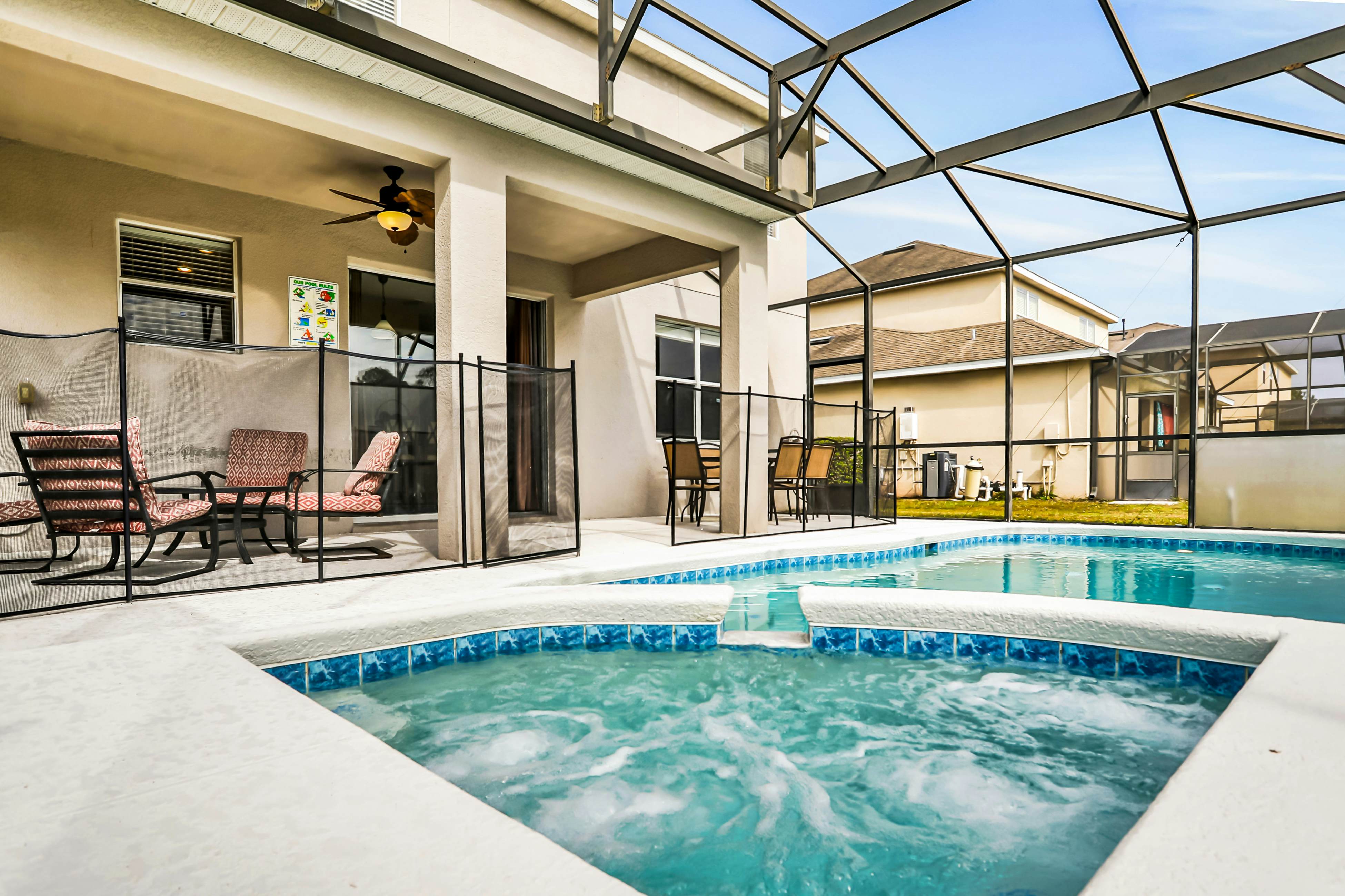 Castle Street Memories - Trafalgar Village Resort