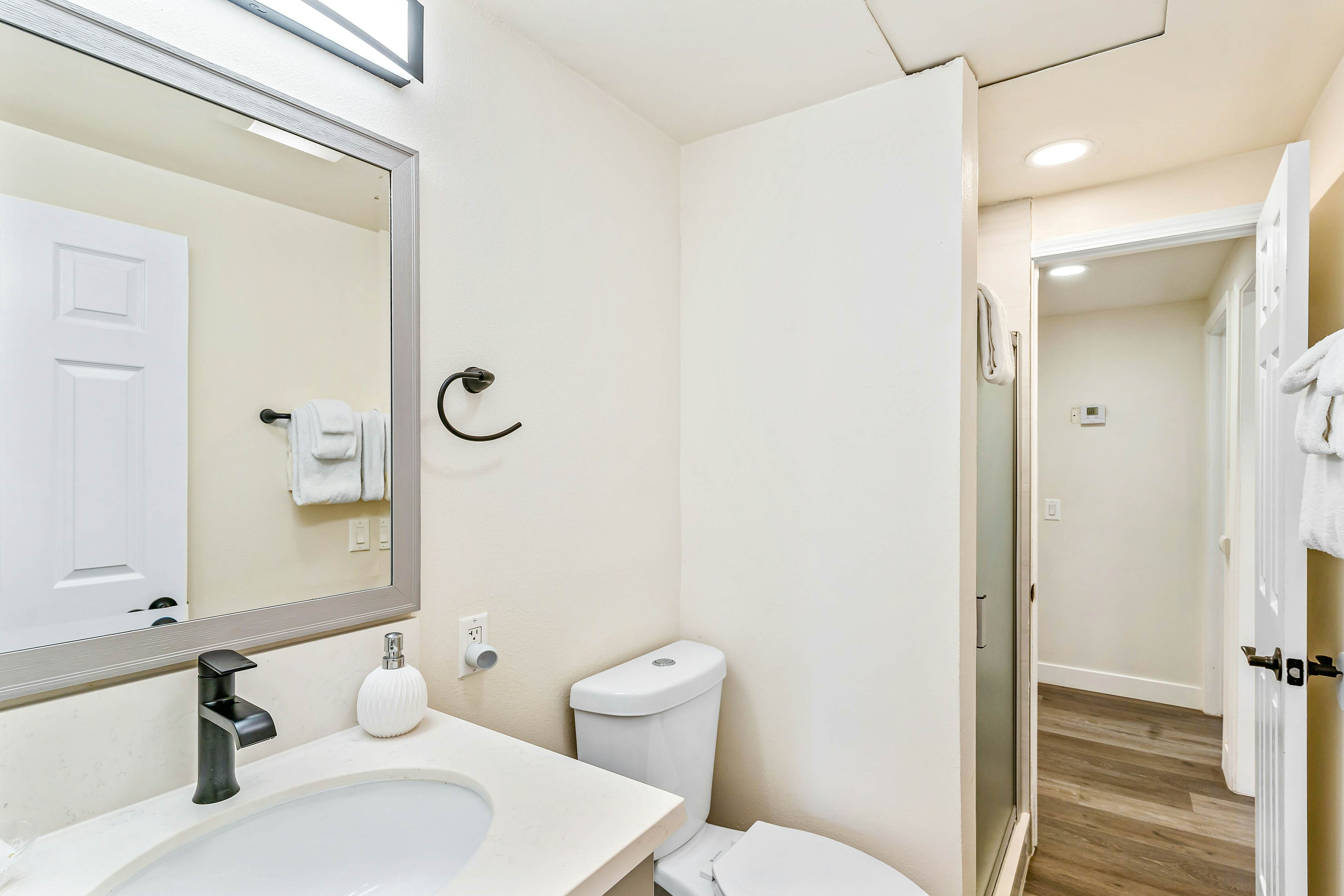 Seashore Dreams B - Upper Unit