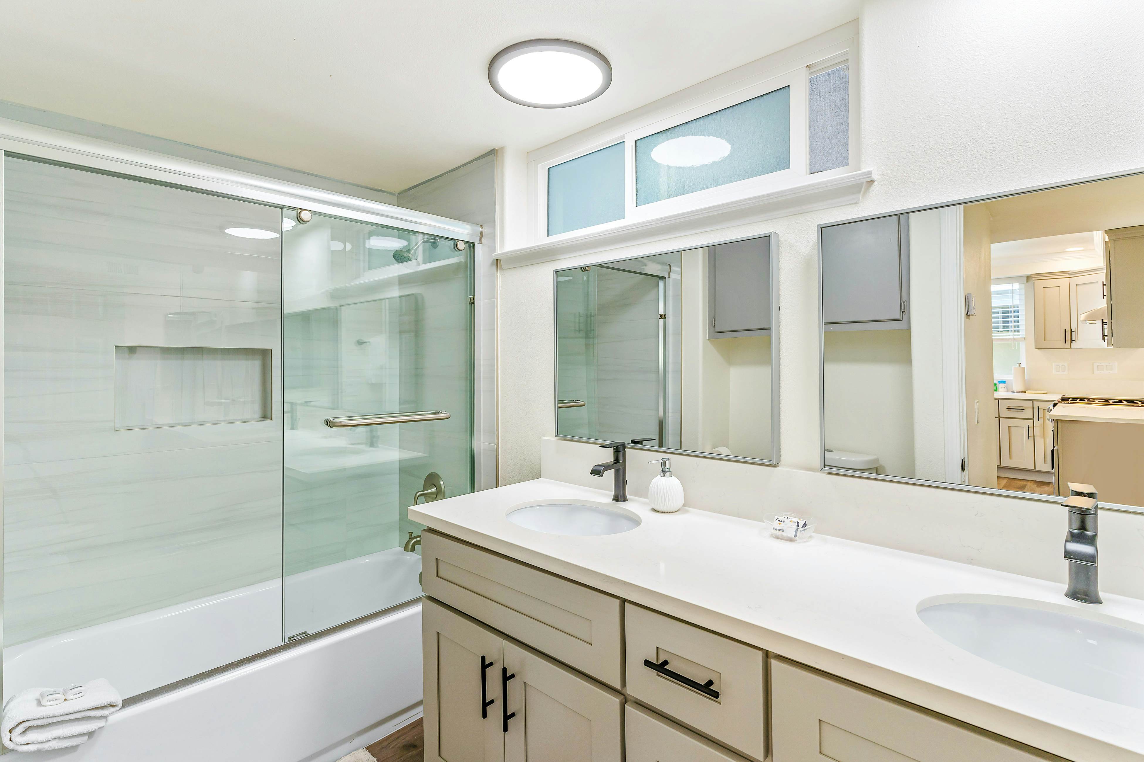 Seashore Dreams B - Upper Unit