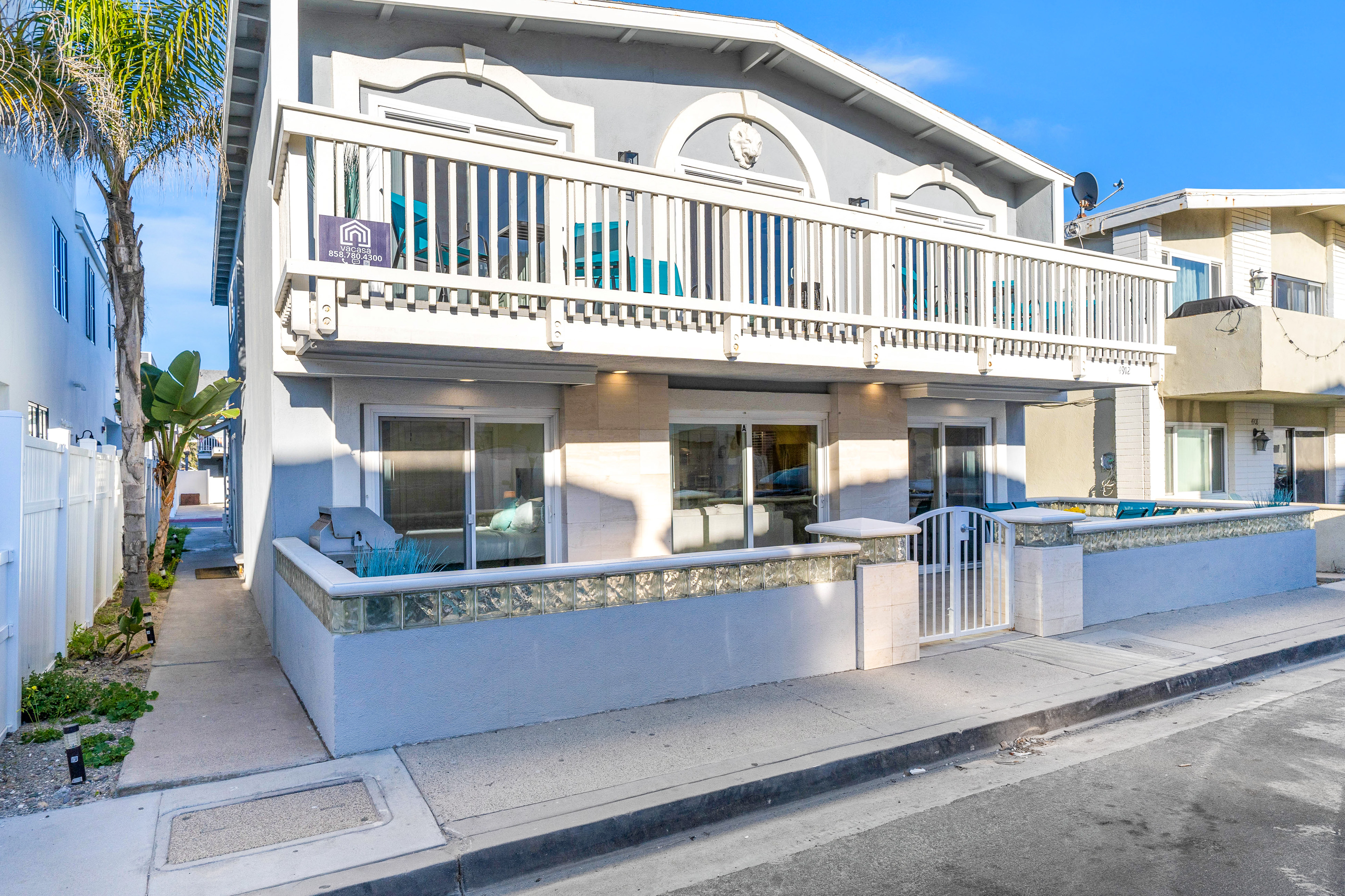 Seashore Dreams B - Upper Unit | 5 BD Newport Beach, CA Vacation Rental ...