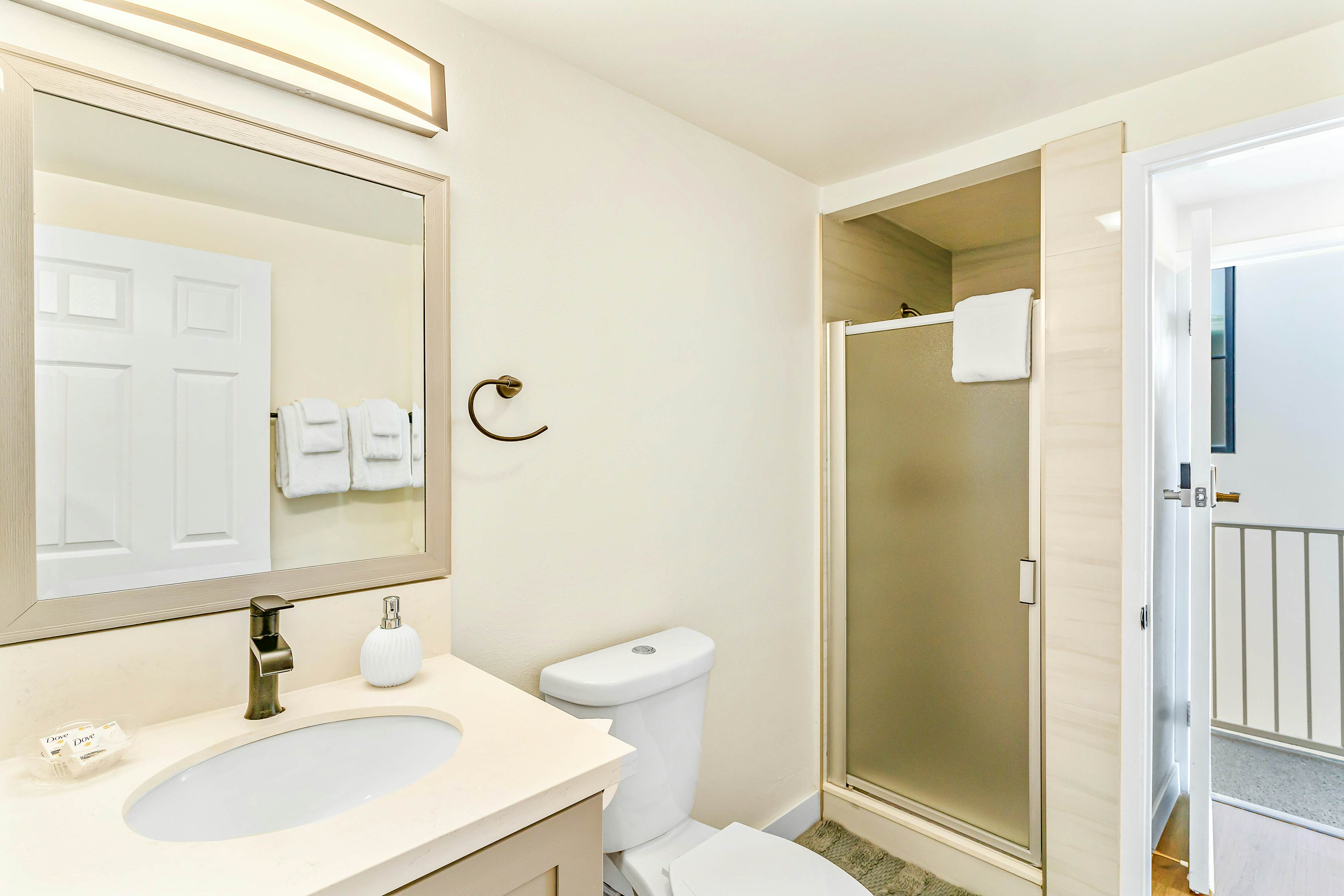 Seashore Dreams B - Upper Unit