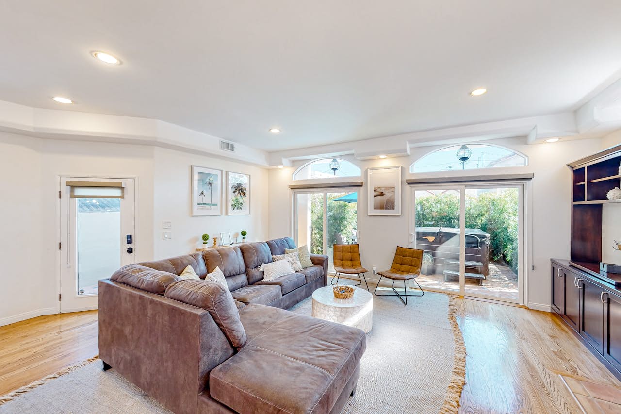 Belmont Shore Luxury 3 BD Long Beach, CA Vacation Rental Vacasa