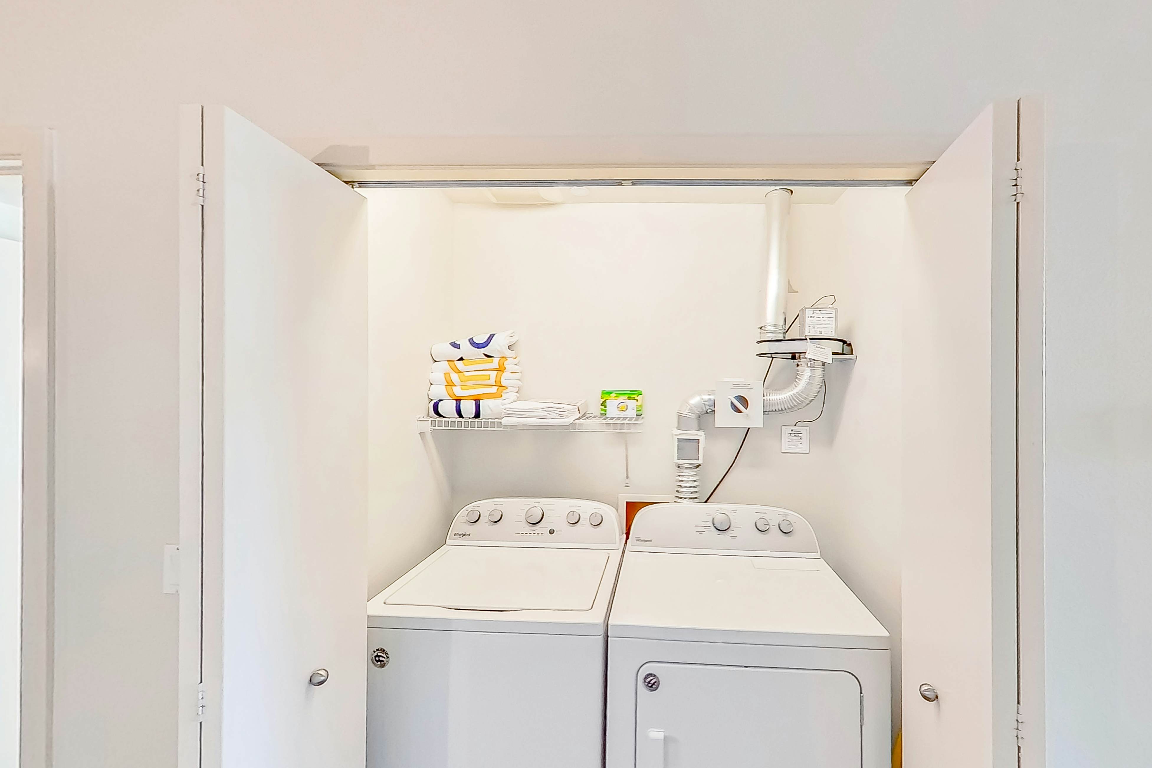 Chelan Resort Suites - Comfort by the Lake 201