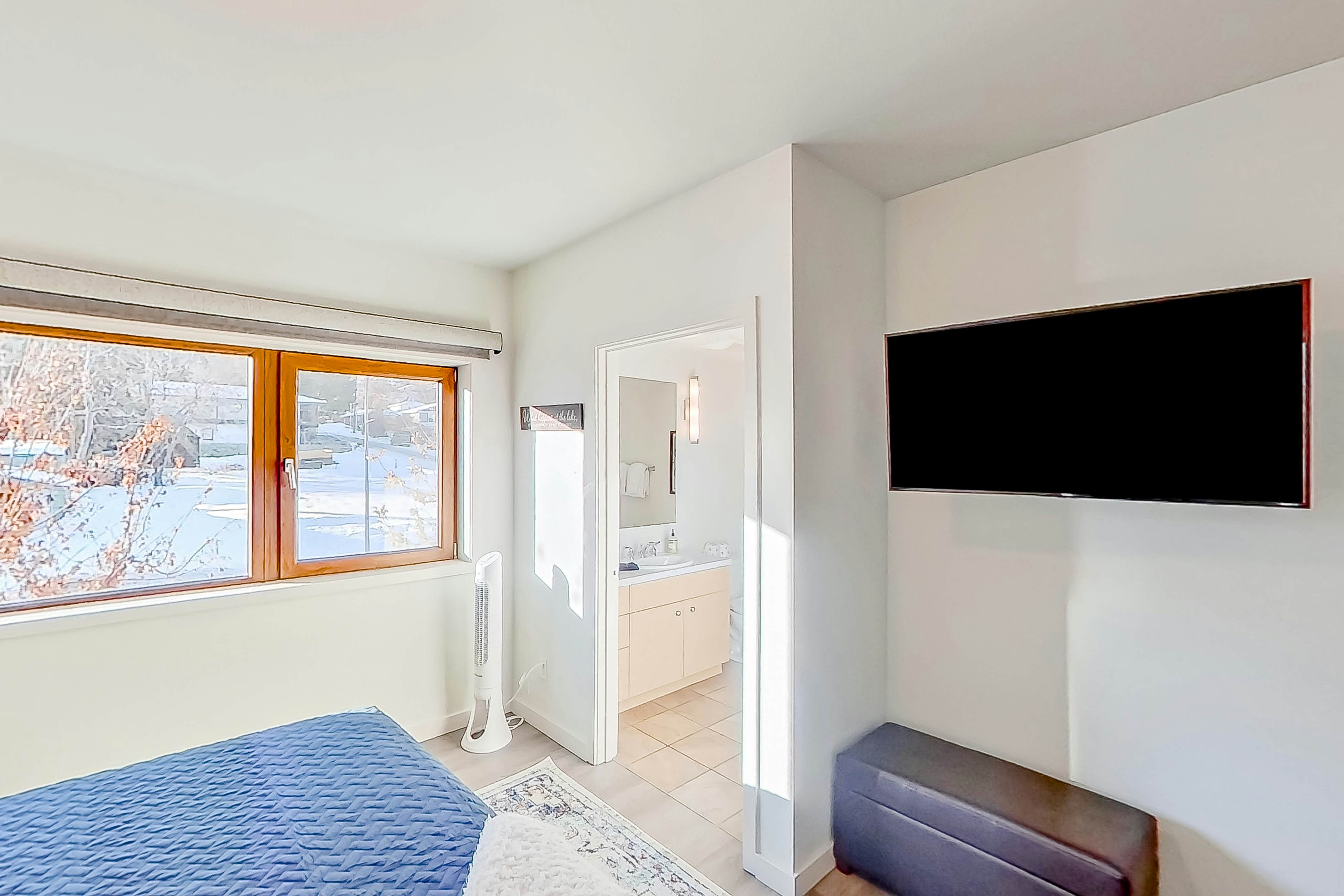 Chelan Resort Suites - Comfort by the Lake 201