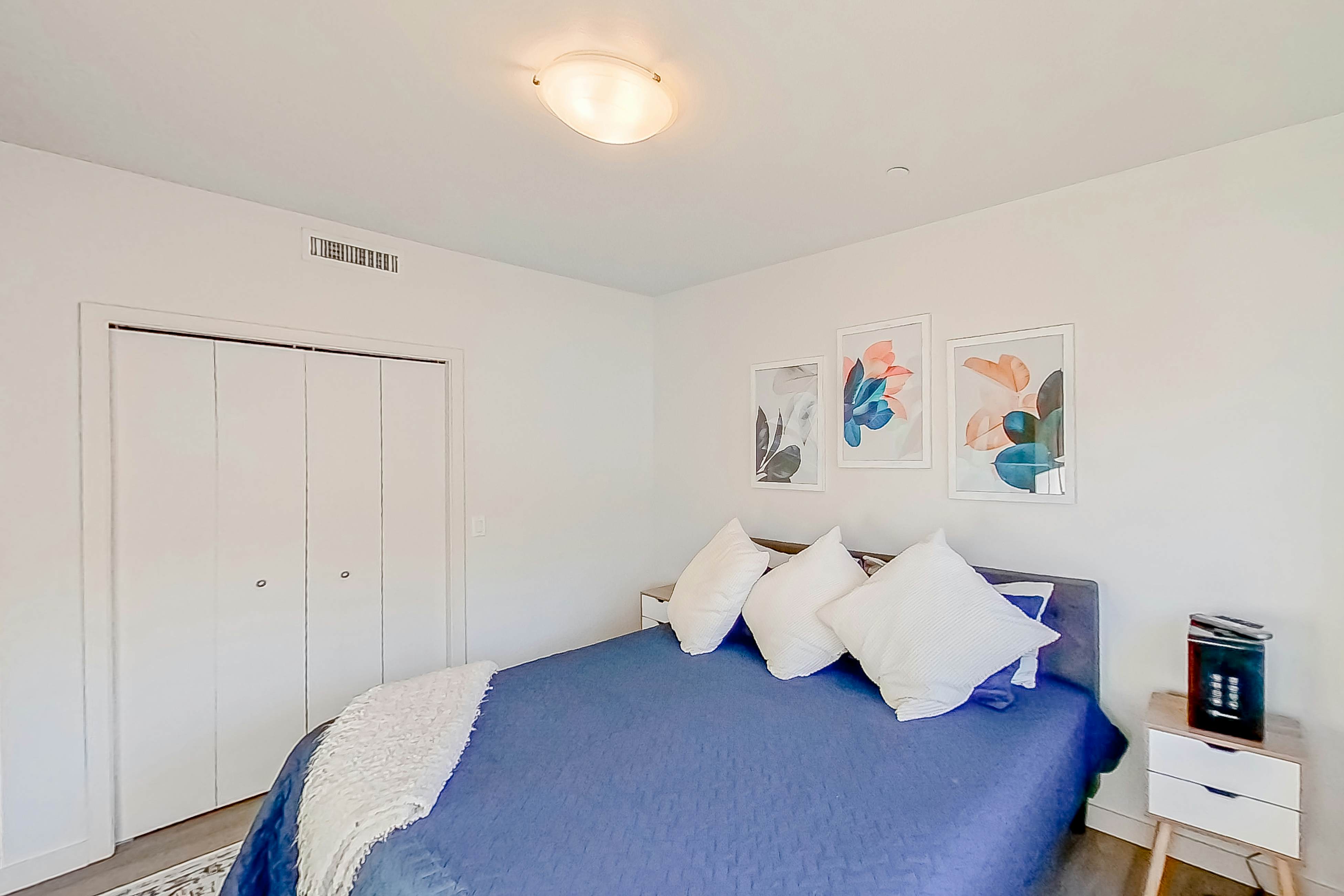 Chelan Resort Suites - Comfort by the Lake 201