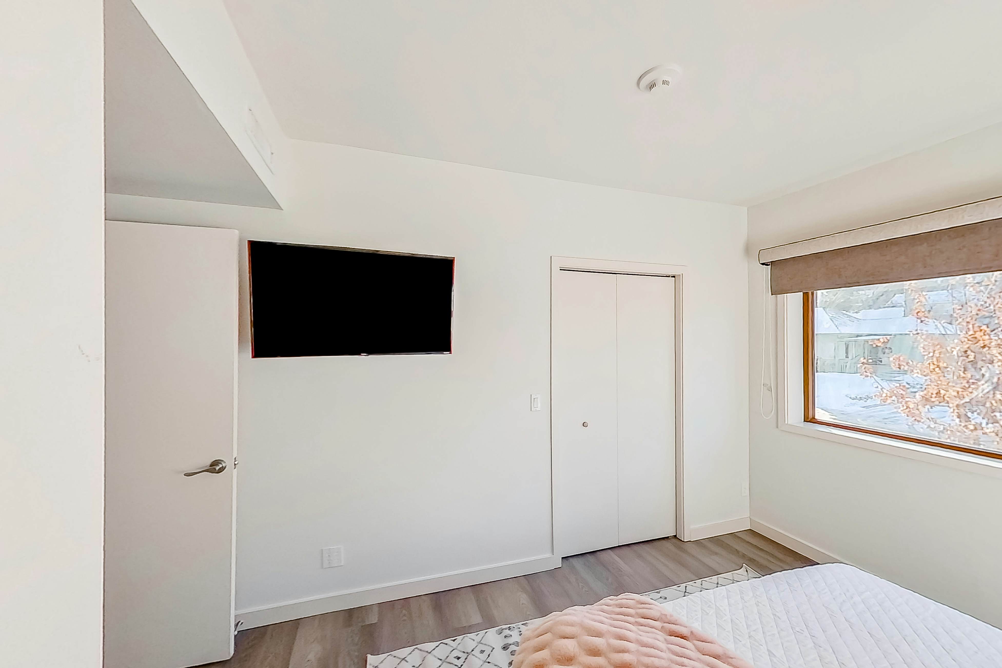 Chelan Resort Suites - Comfort by the Lake 201