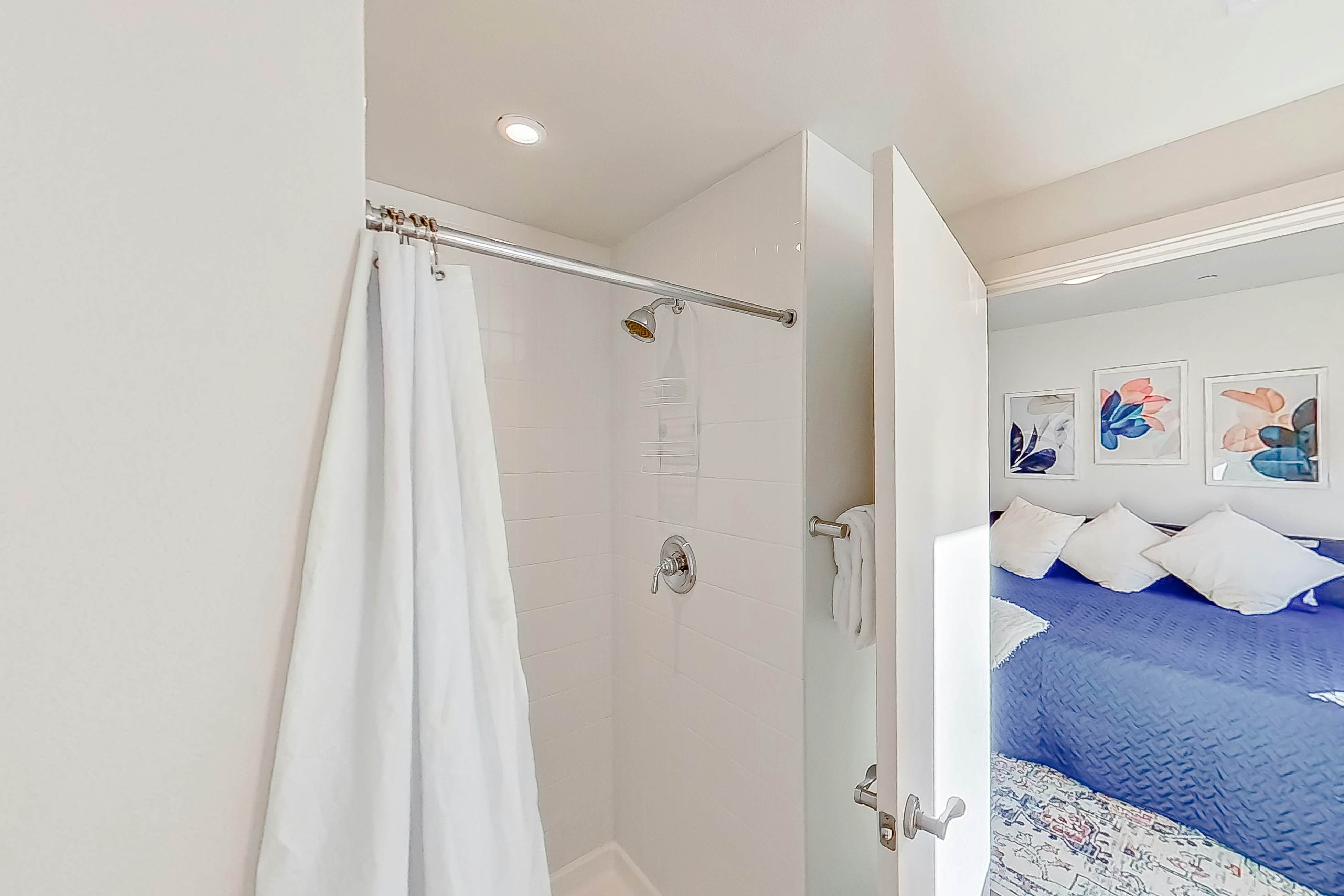 Chelan Resort Suites - Comfort by the Lake 201