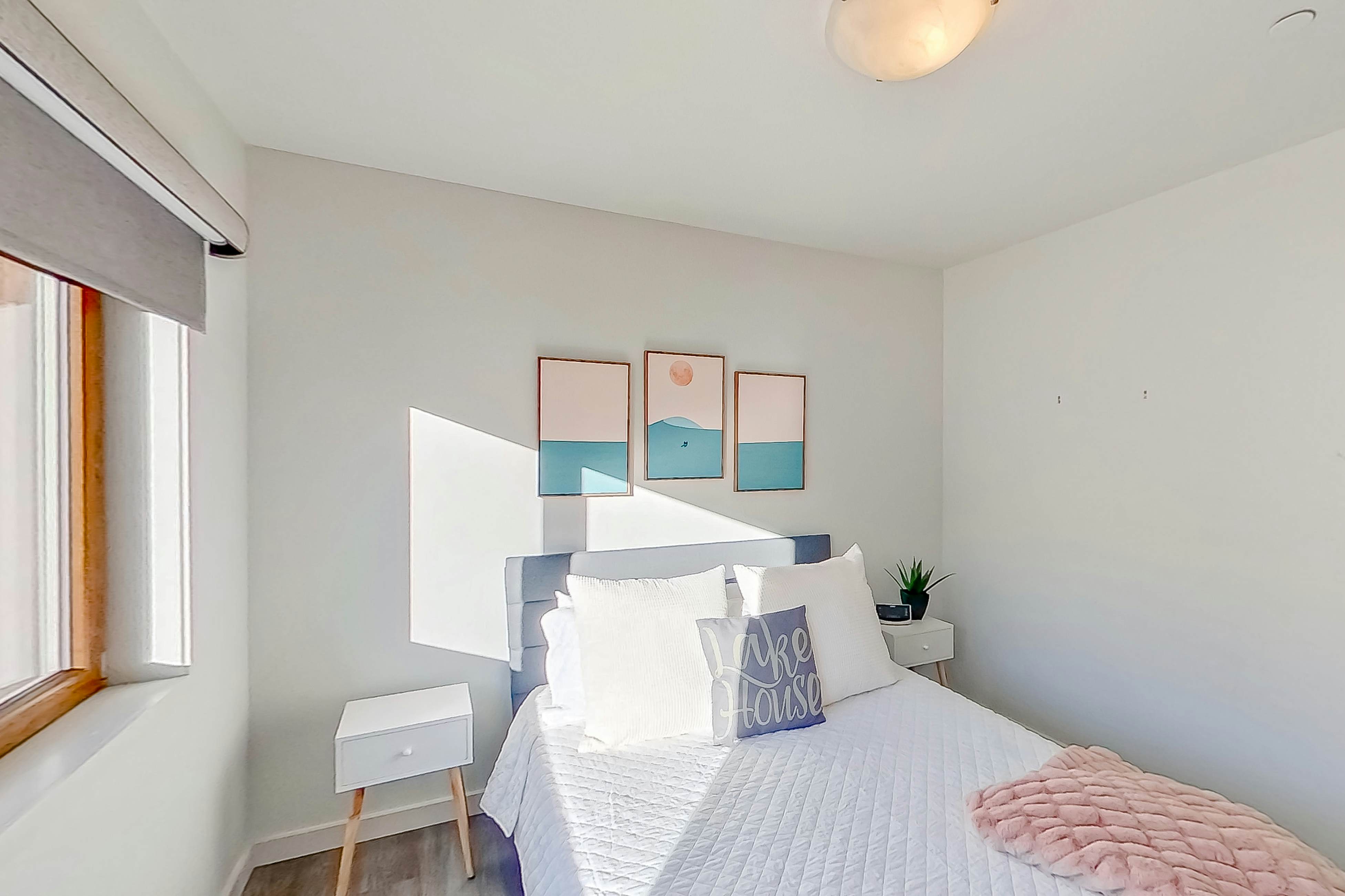 Chelan Resort Suites - Comfort by the Lake 201