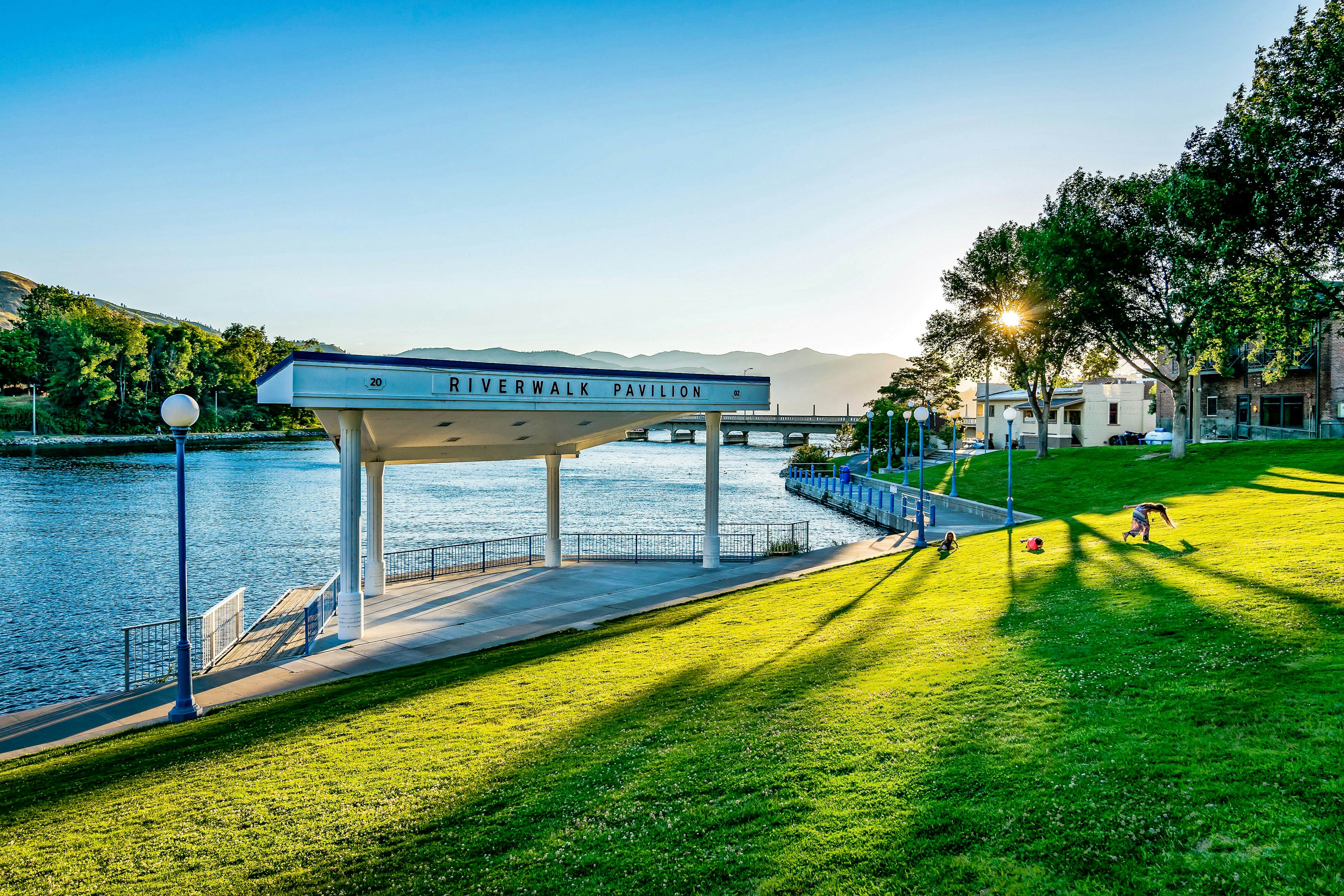 Chelan Resort Suites - Comfort by the Lake 201