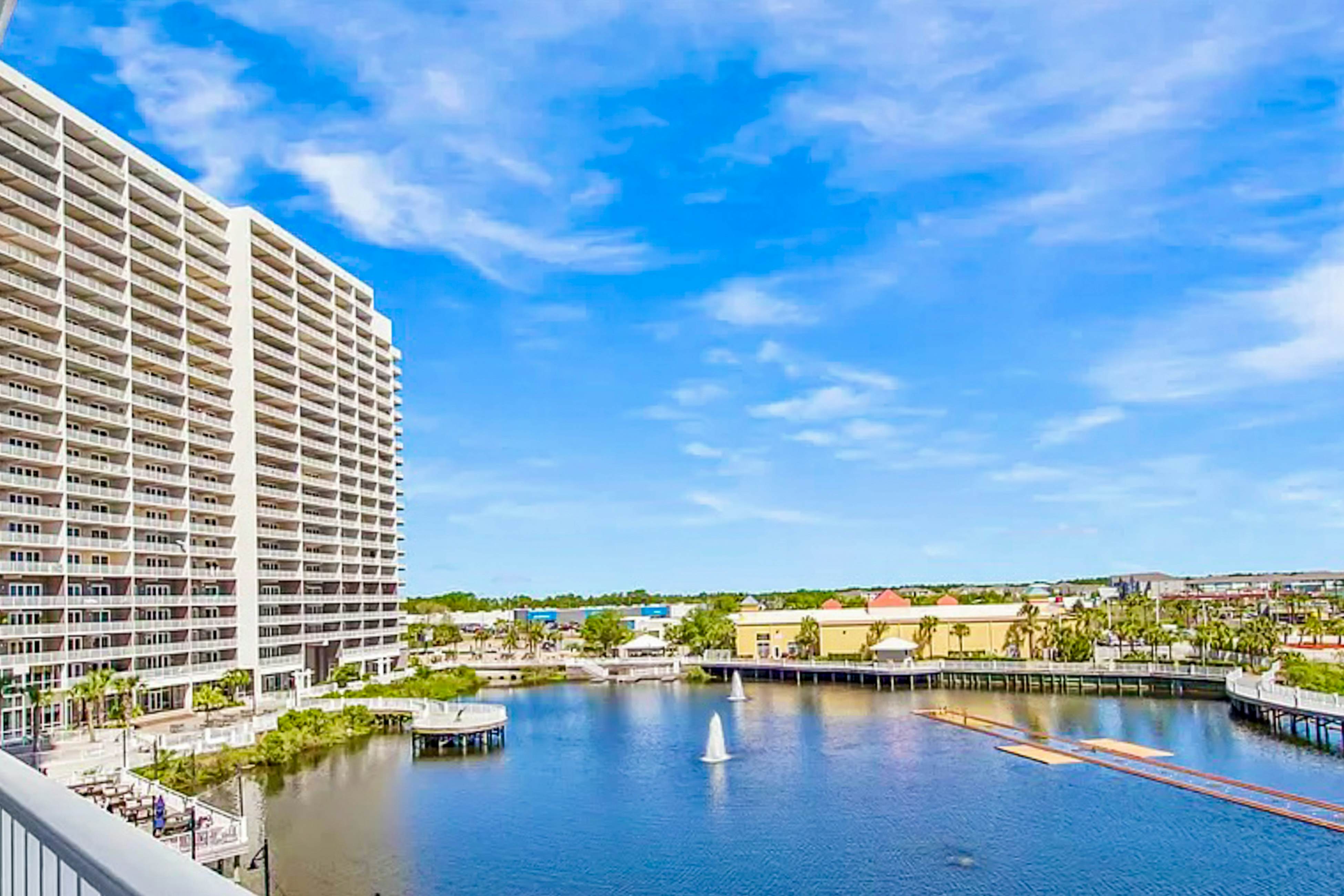 Laketown Wharf 1506