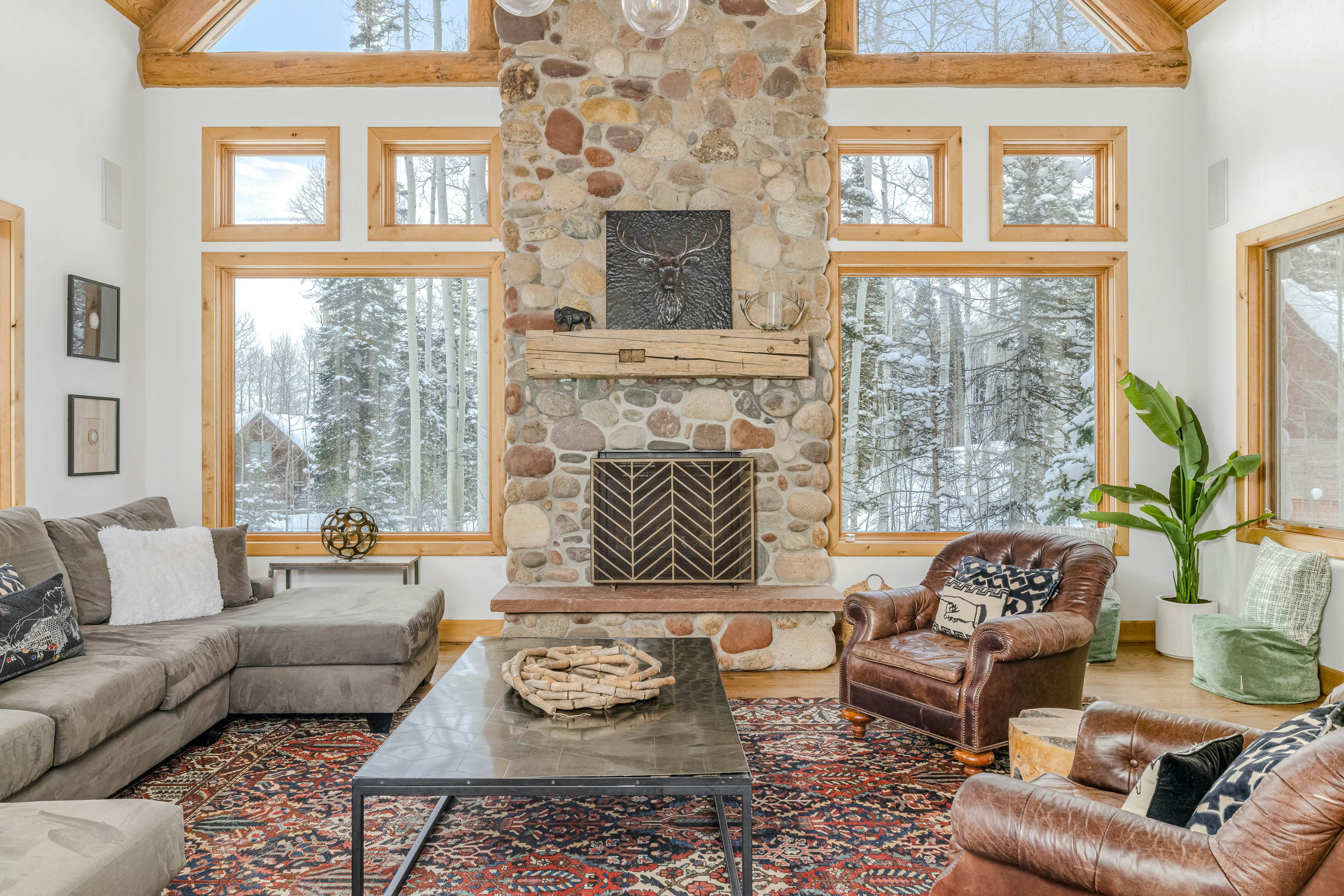 Palmyra 94 - Mountain Tranquility