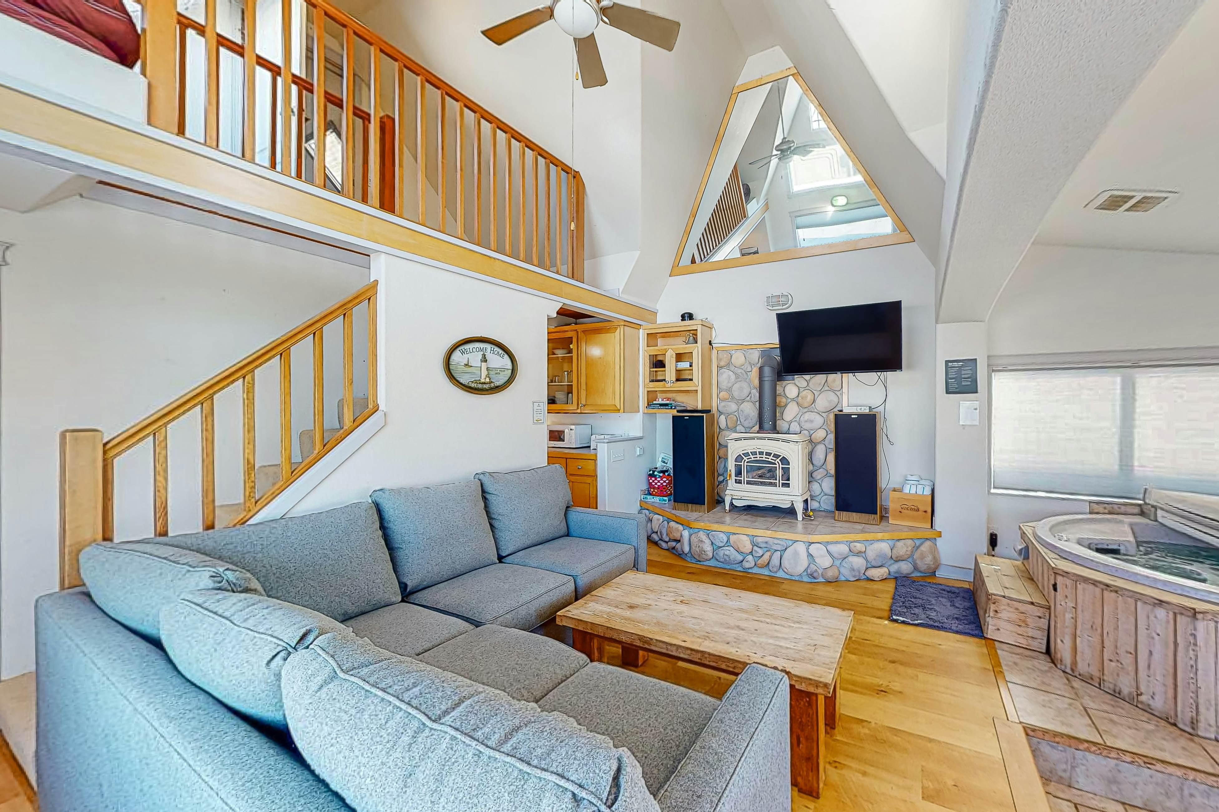 Depoe Bay Delight 2 BD Depoe Bay, OR Vacation Rental Vacasa