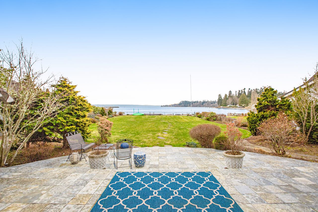 Appletree Cove 3 BD Kingston, WA Vacation Rental Vacasa