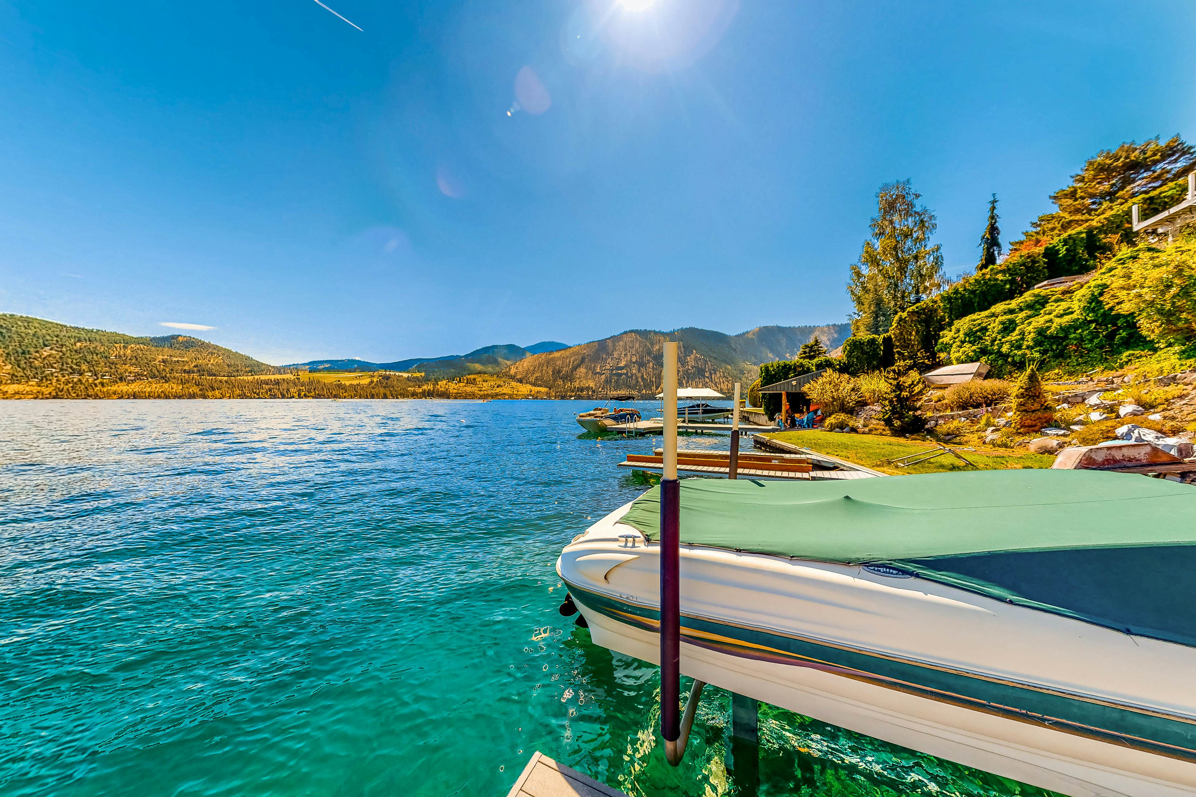 Spacious Lake Escape