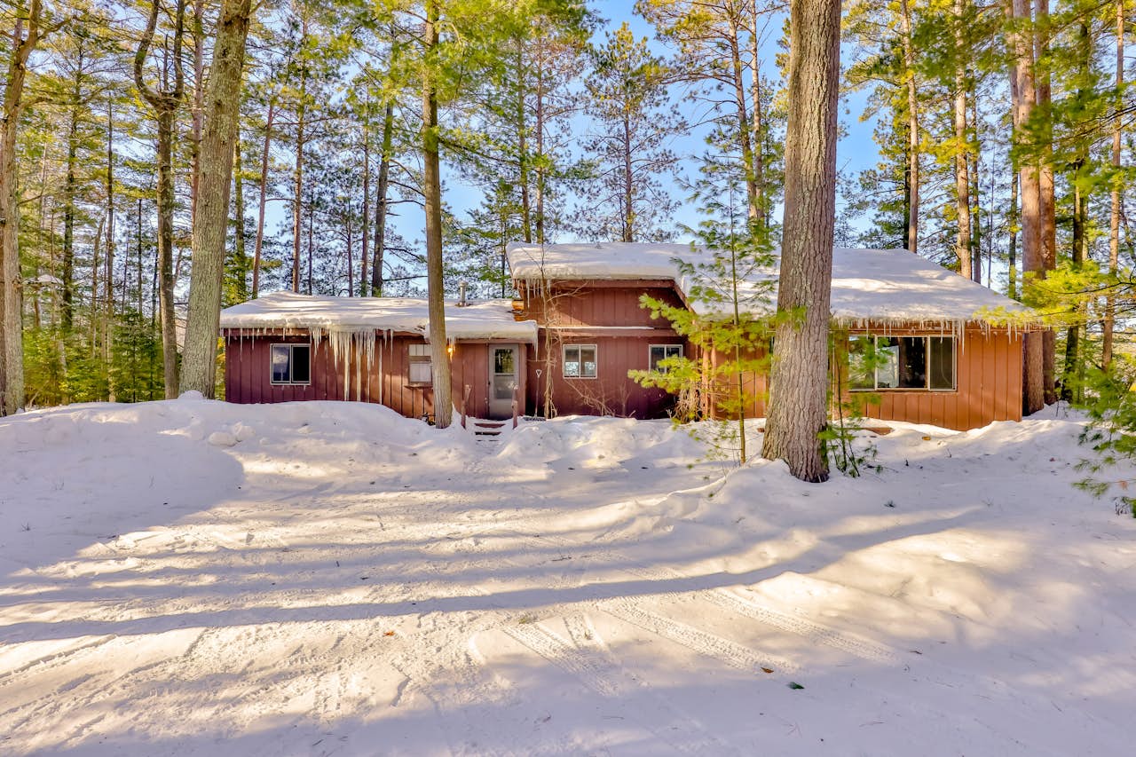 Hidden Sunset Bay 3 BD Manitowish Waters, WI Vacation Rental Vacasa