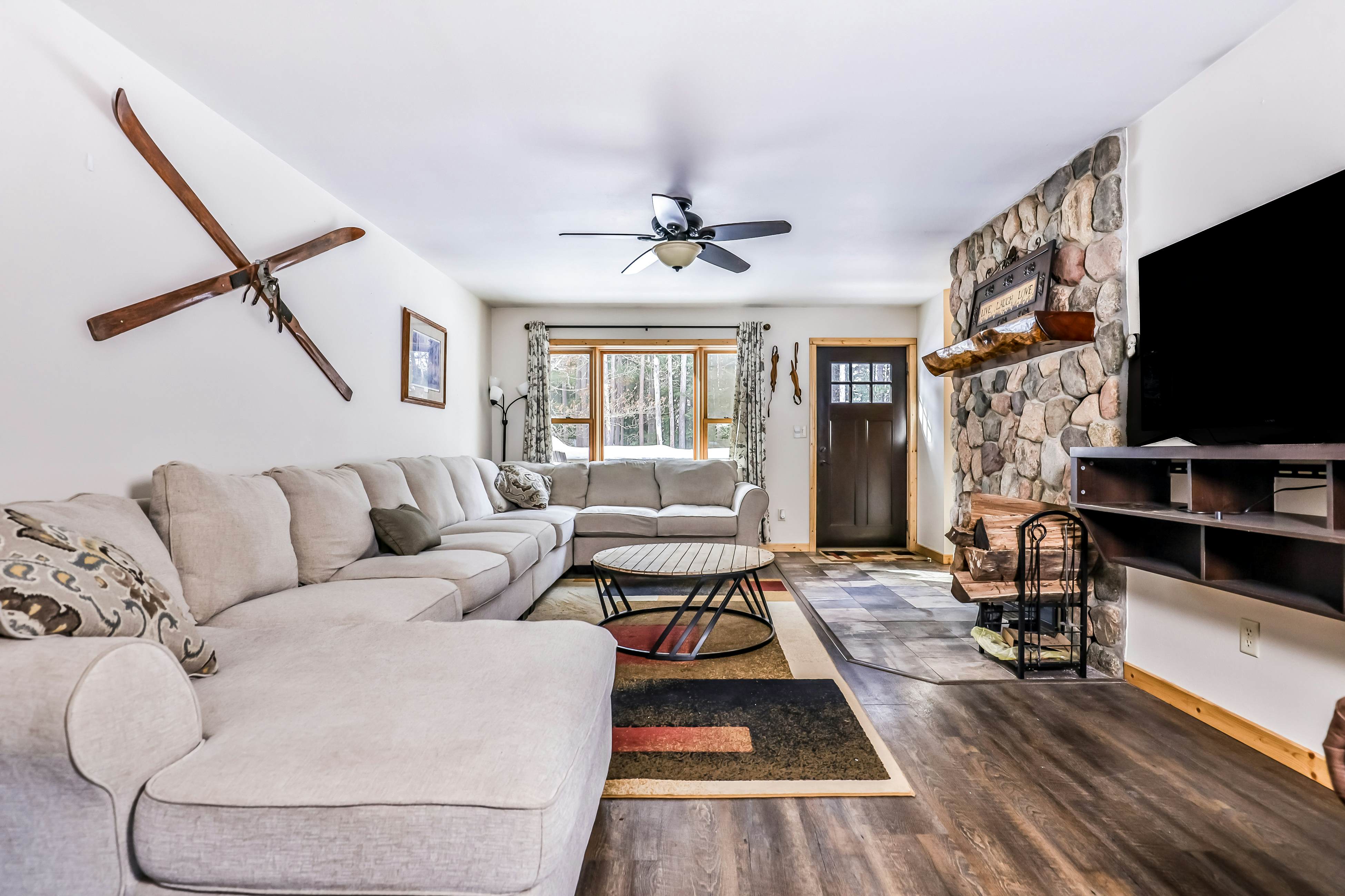 Echo Lodge 5 BD Mercer, WI Vacation Rental Vacasa