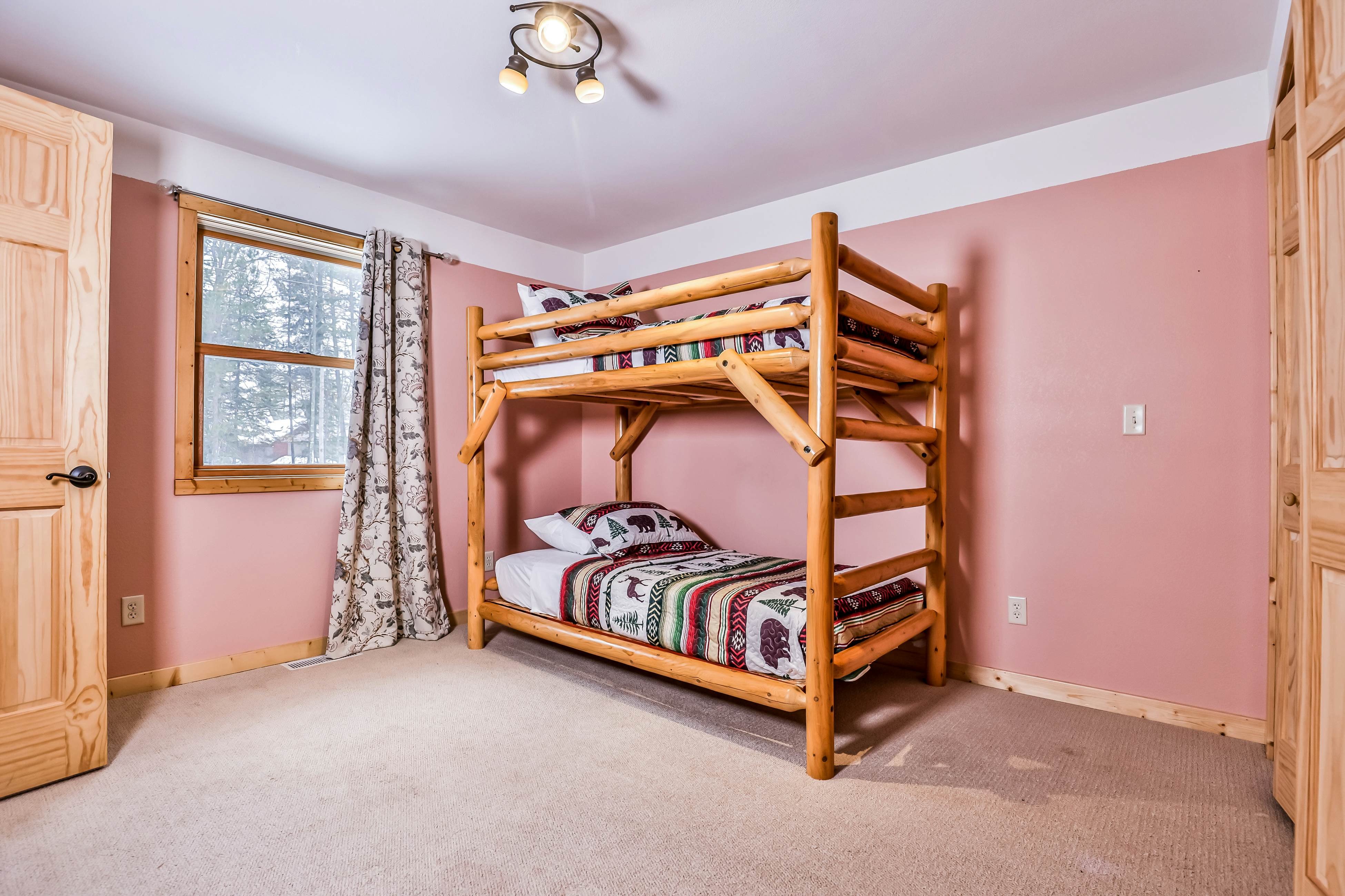 Echo Lodge 5 BD Mercer, WI Vacation Rental Vacasa