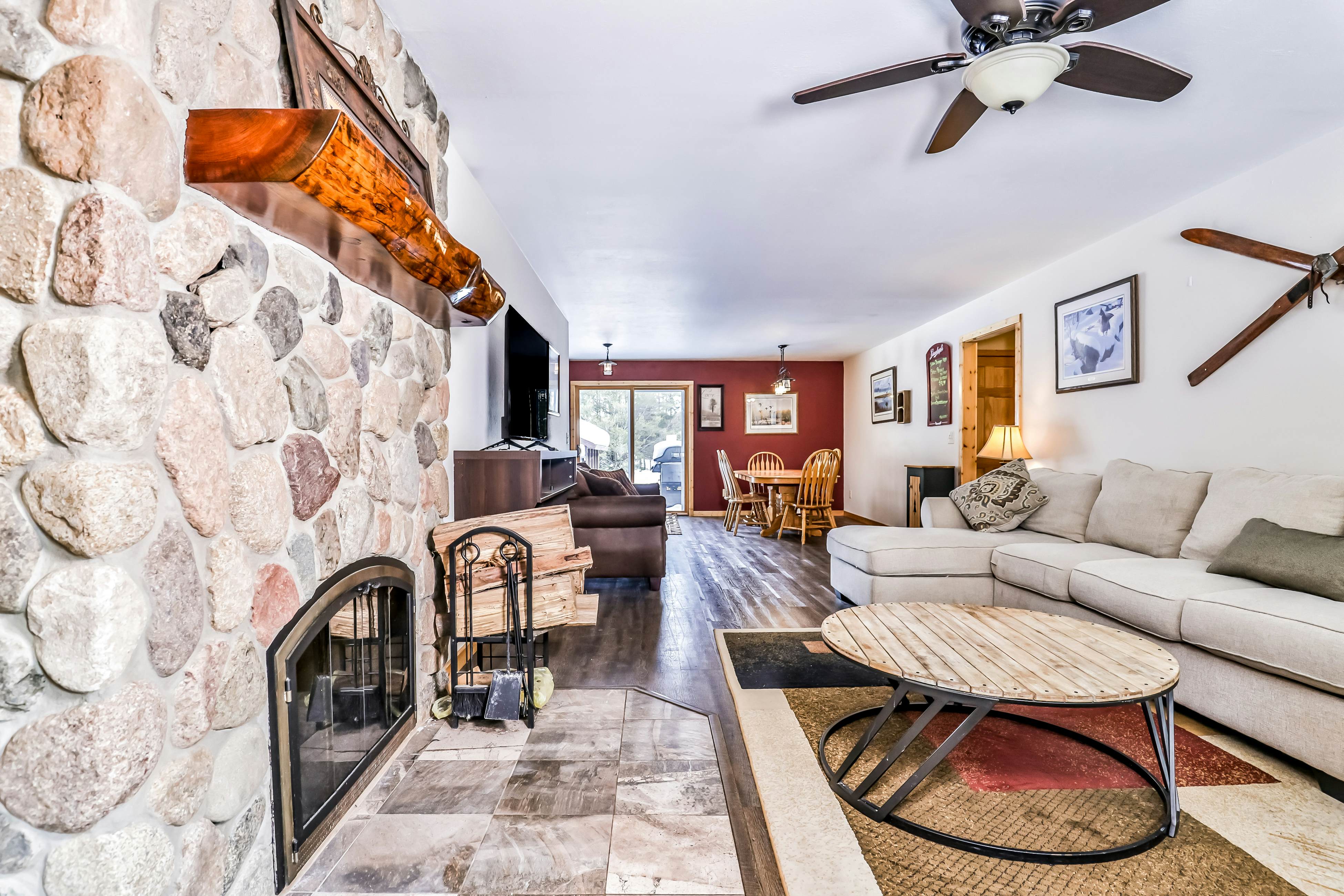 Echo Lodge 5 BD Mercer, WI Vacation Rental Vacasa