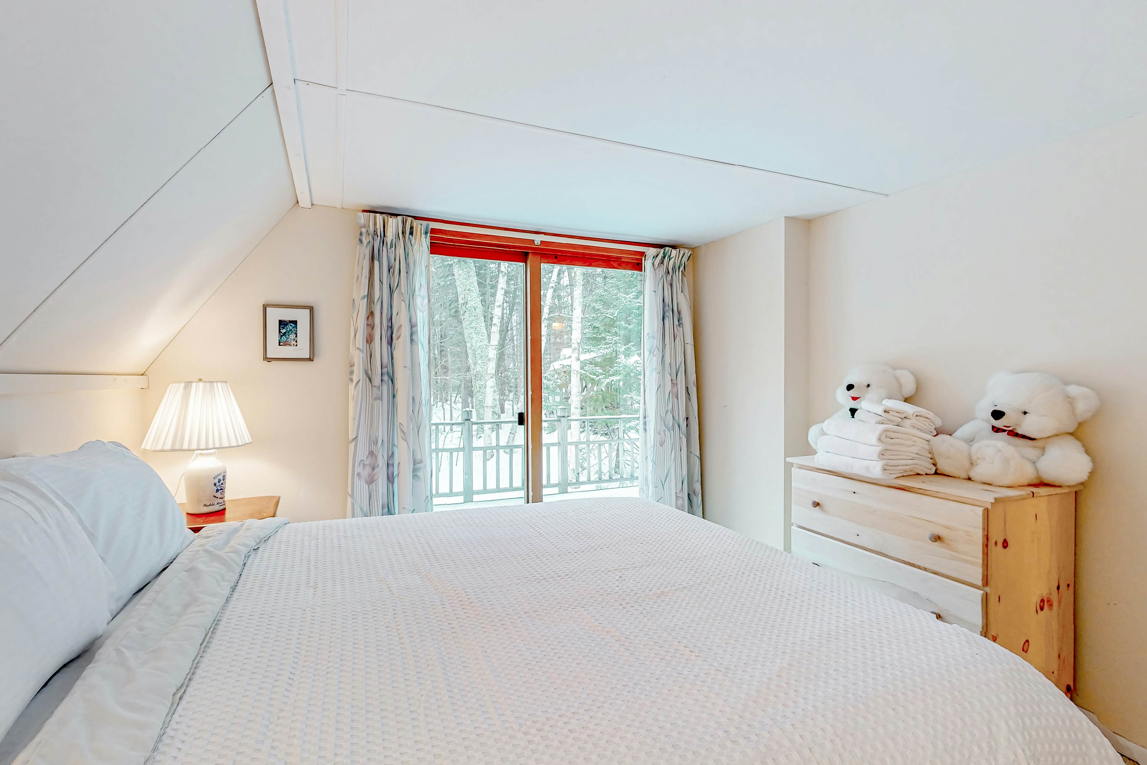 Mt. Ellen Ski Chalet 3 BD Waitsfield, VT Vacation Rental Vacasa