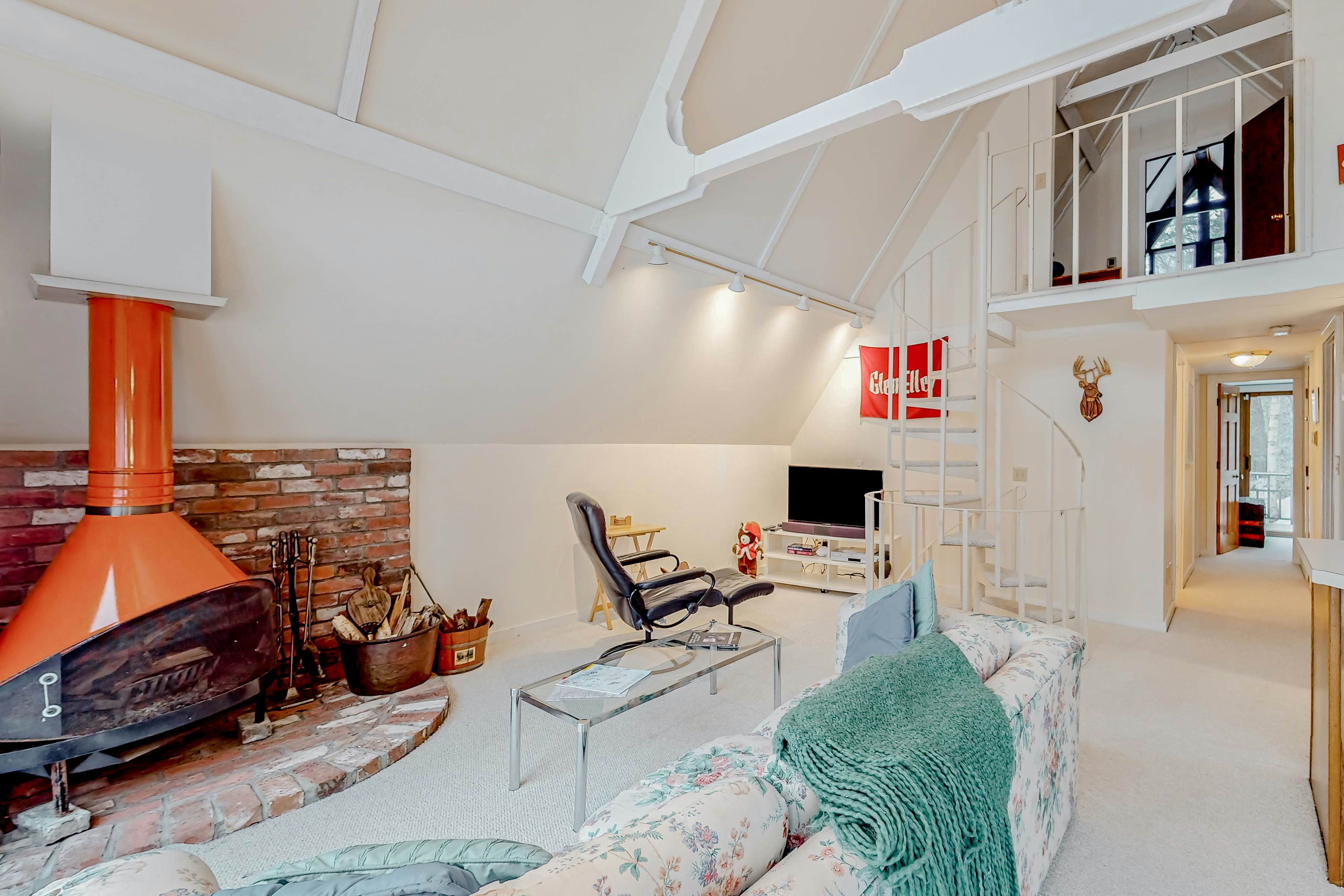 Mt. Ellen Ski Chalet 3 BD Waitsfield, VT Vacation Rental Vacasa