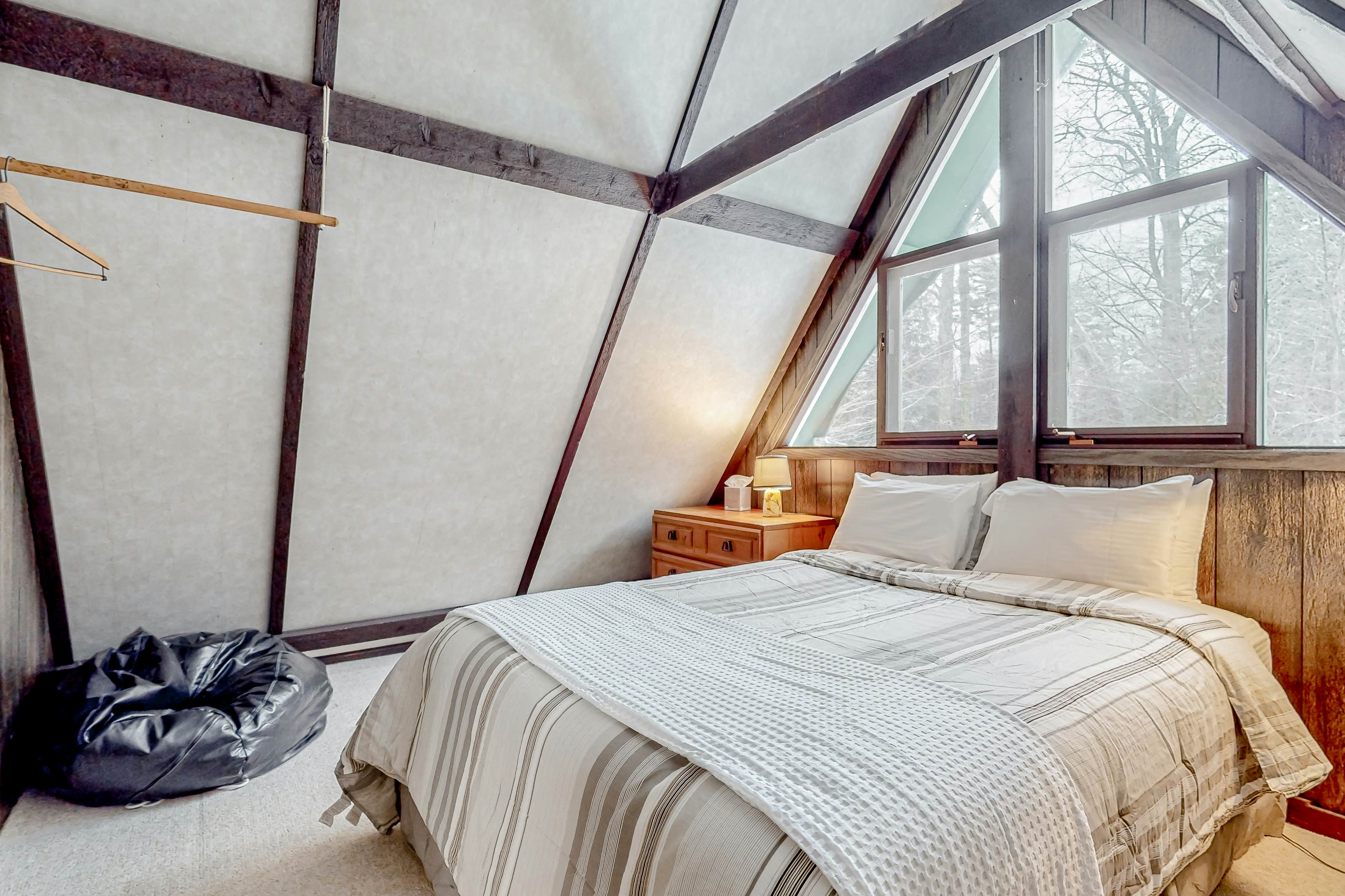 Mt Ellen Ski Chalet 3 BD Waitsfield, VT Vacation Rental Vacasa