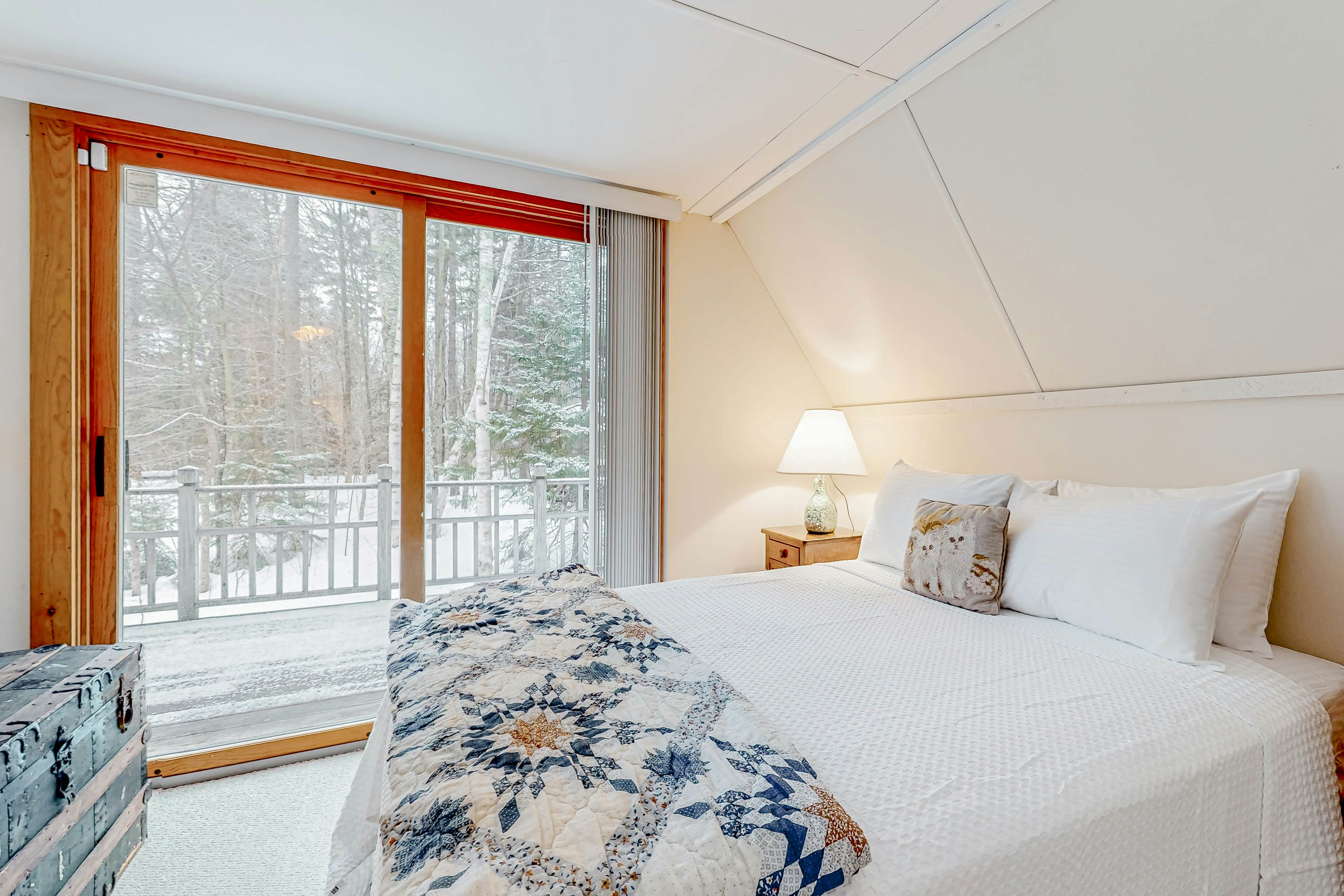 Mt. Ellen Ski Chalet 3 BD Waitsfield, VT Vacation Rental Vacasa