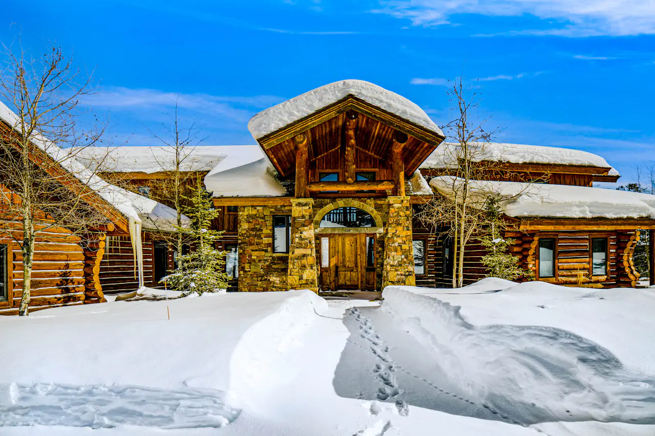 Escape to the mountains and experience comfort like never before at ... - Peaceful-Mountaintop-Luxury-Cabin